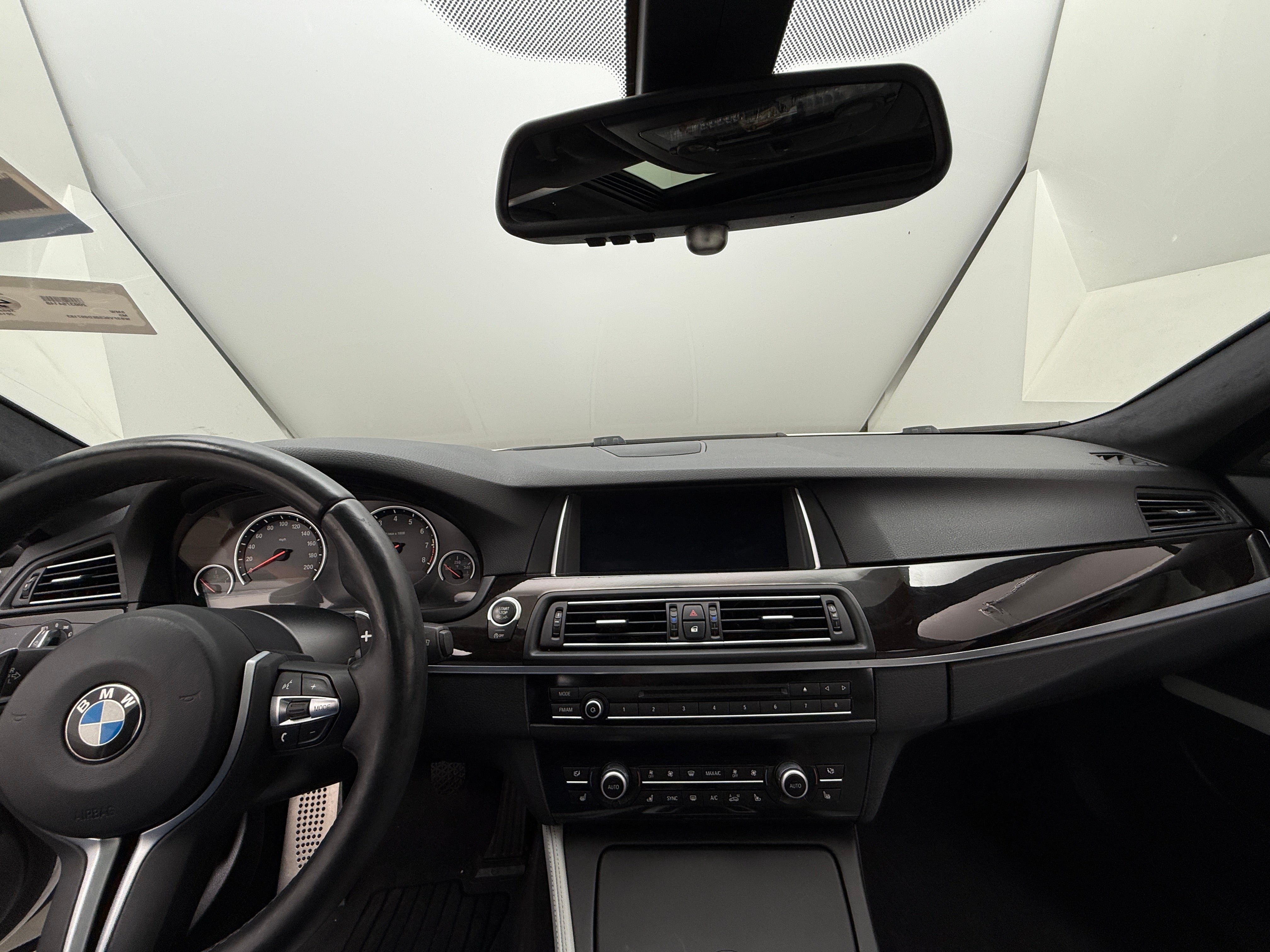 2014 BMW M5 Base 2