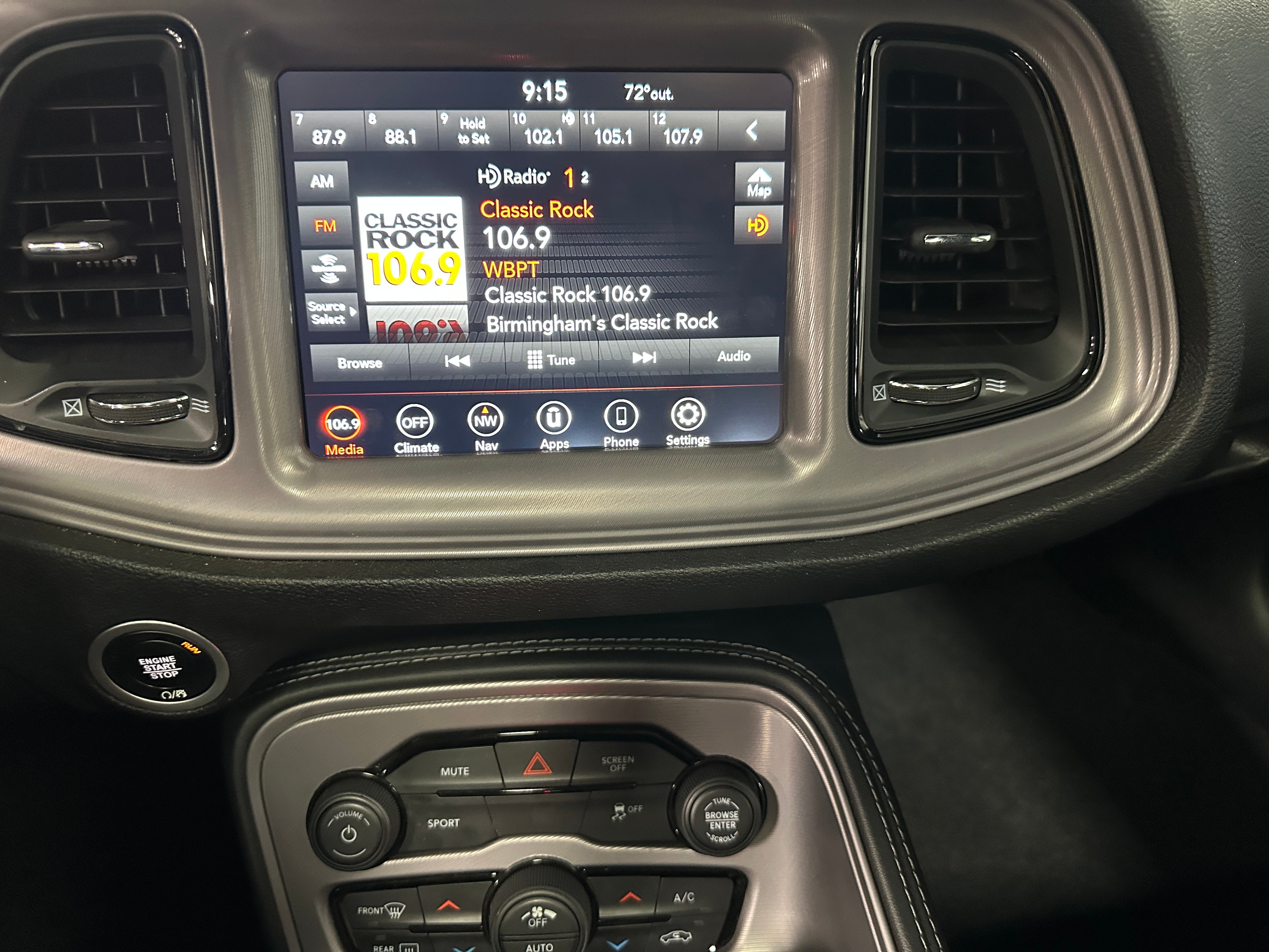 2023 Dodge Challenger SXT 3