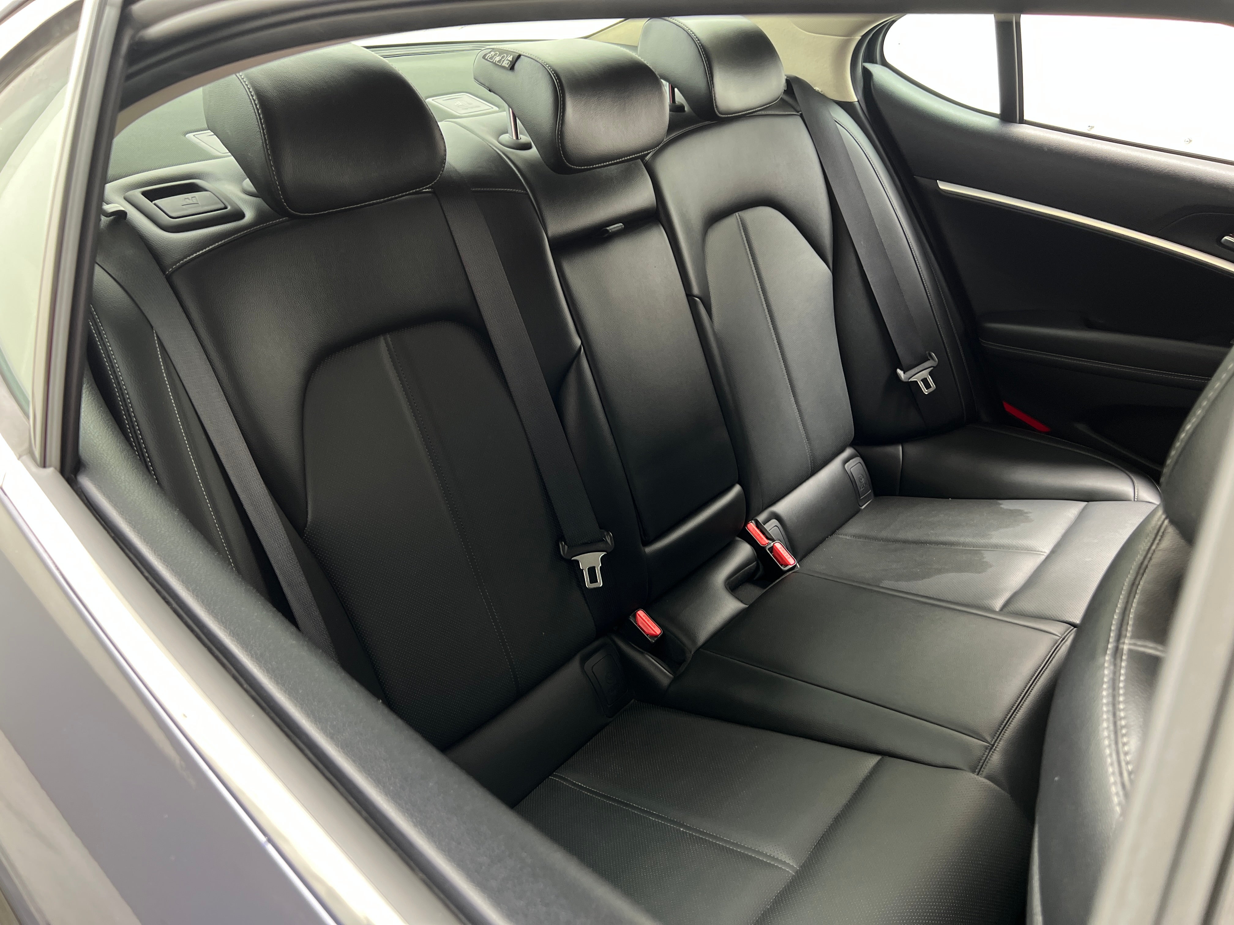 2023 Genesis G70 2.0T 5