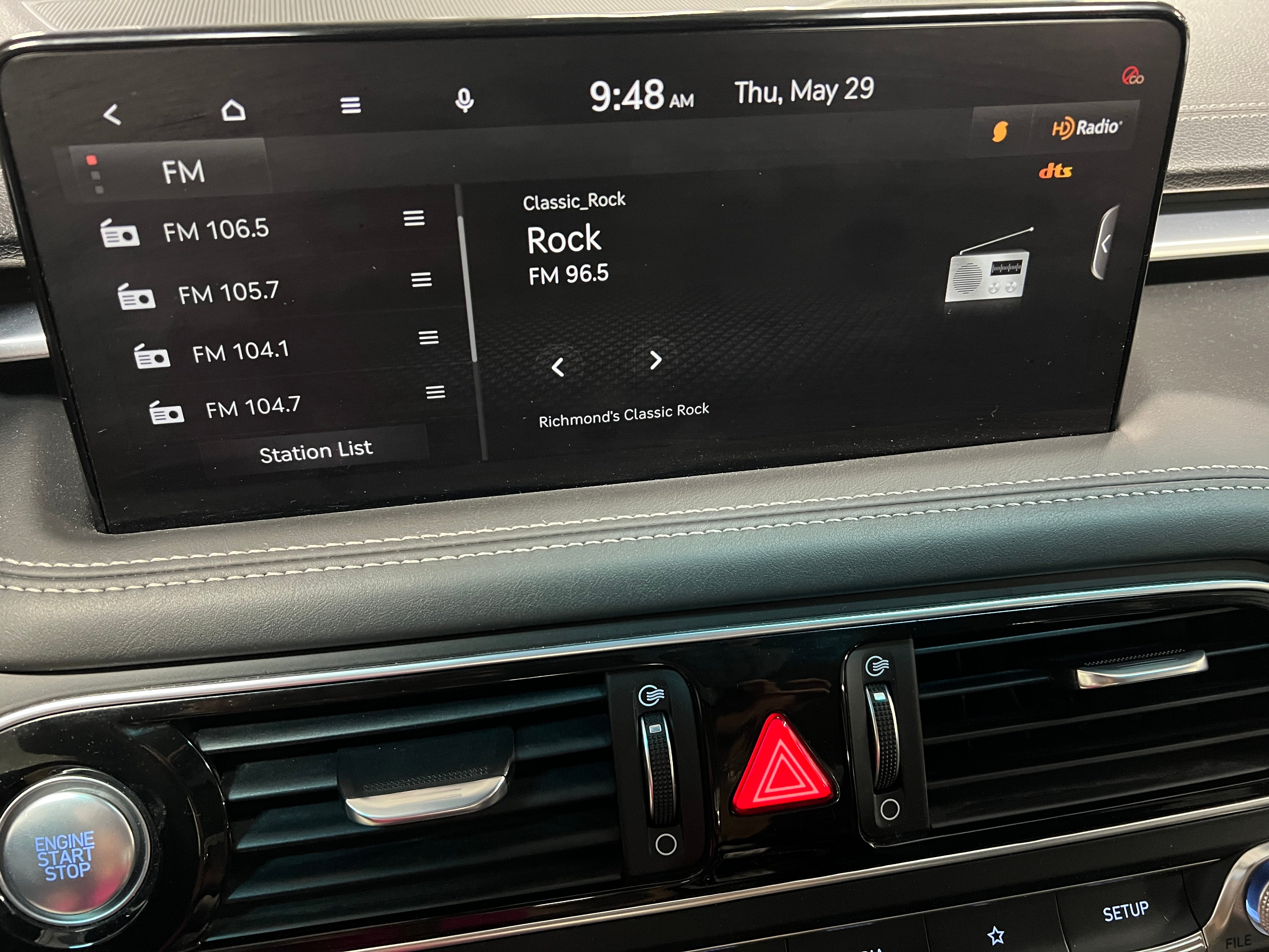 2023 Genesis G70 2.0T 3
