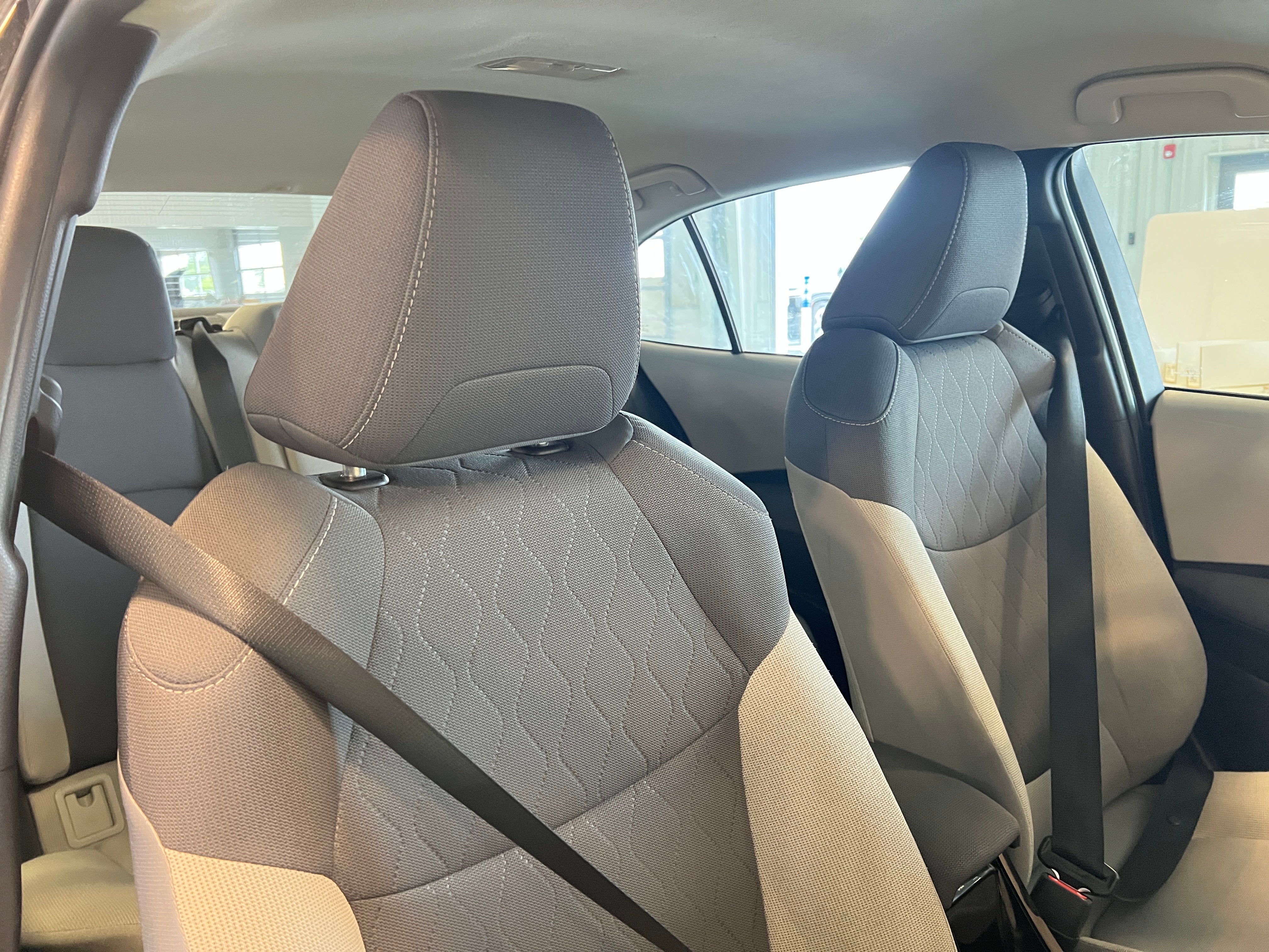 2022 Toyota Corolla LE 2