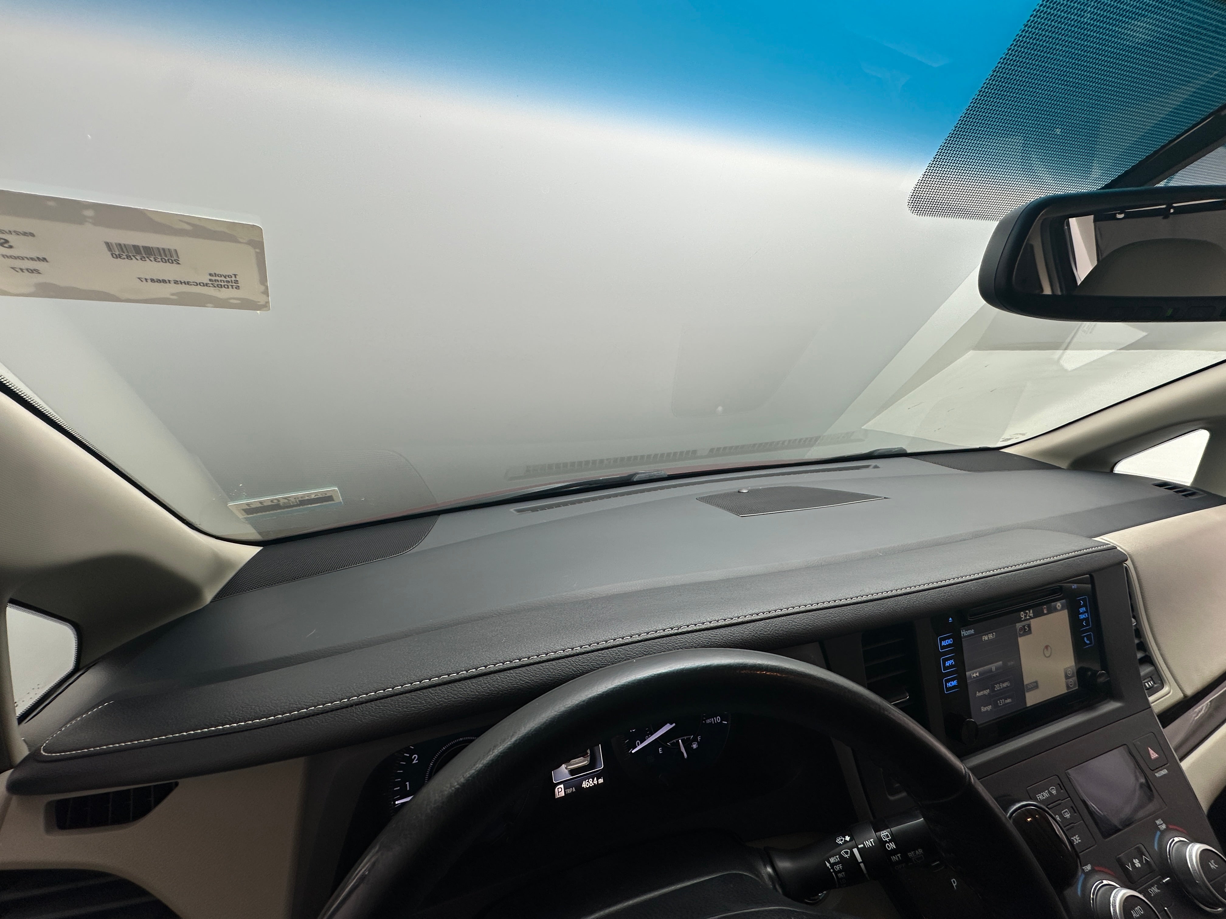 2017 Toyota Sienna XLE 3
