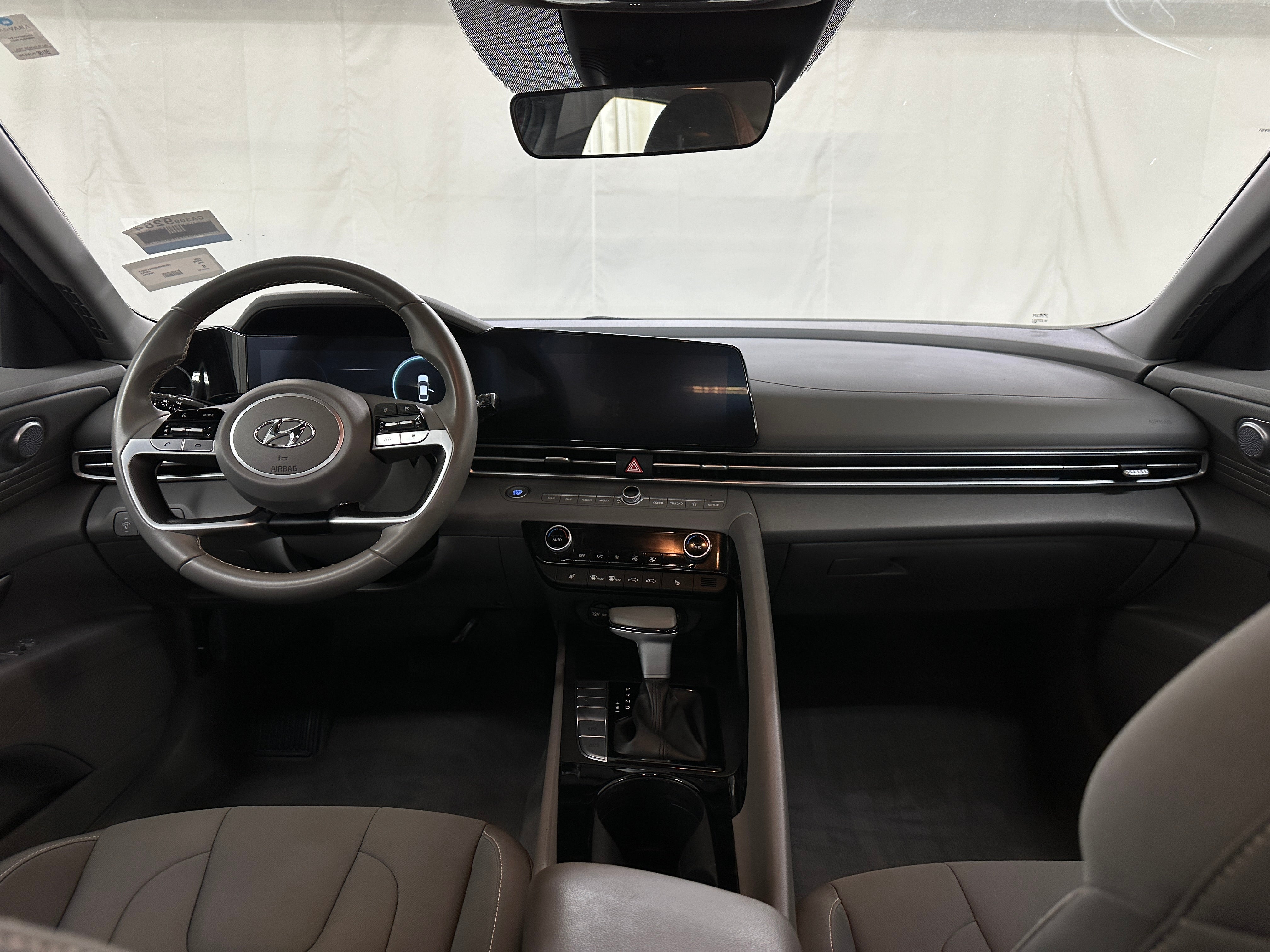 2023 Hyundai Elantra SEL 3