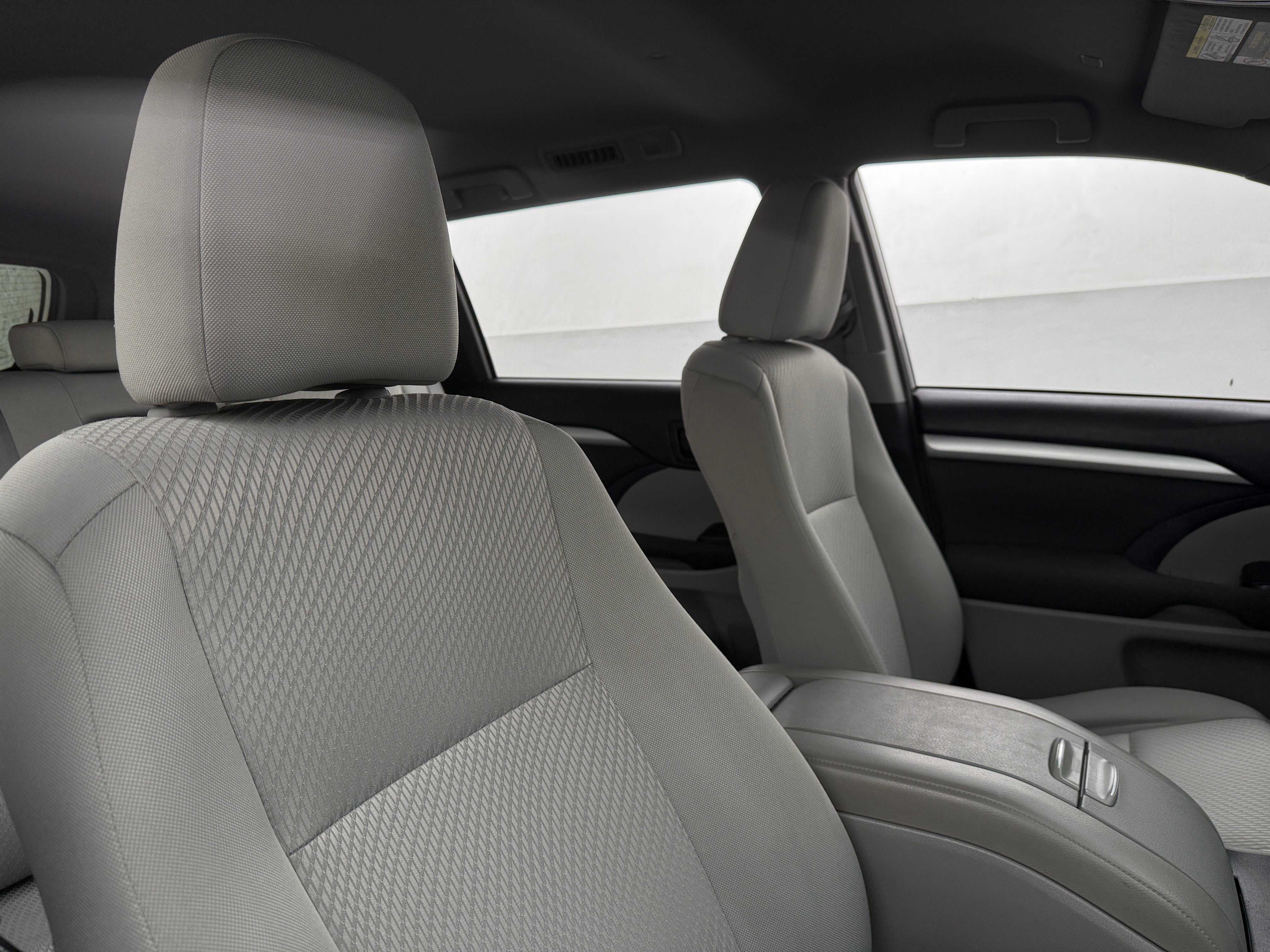 2018 Toyota Highlander LE 2