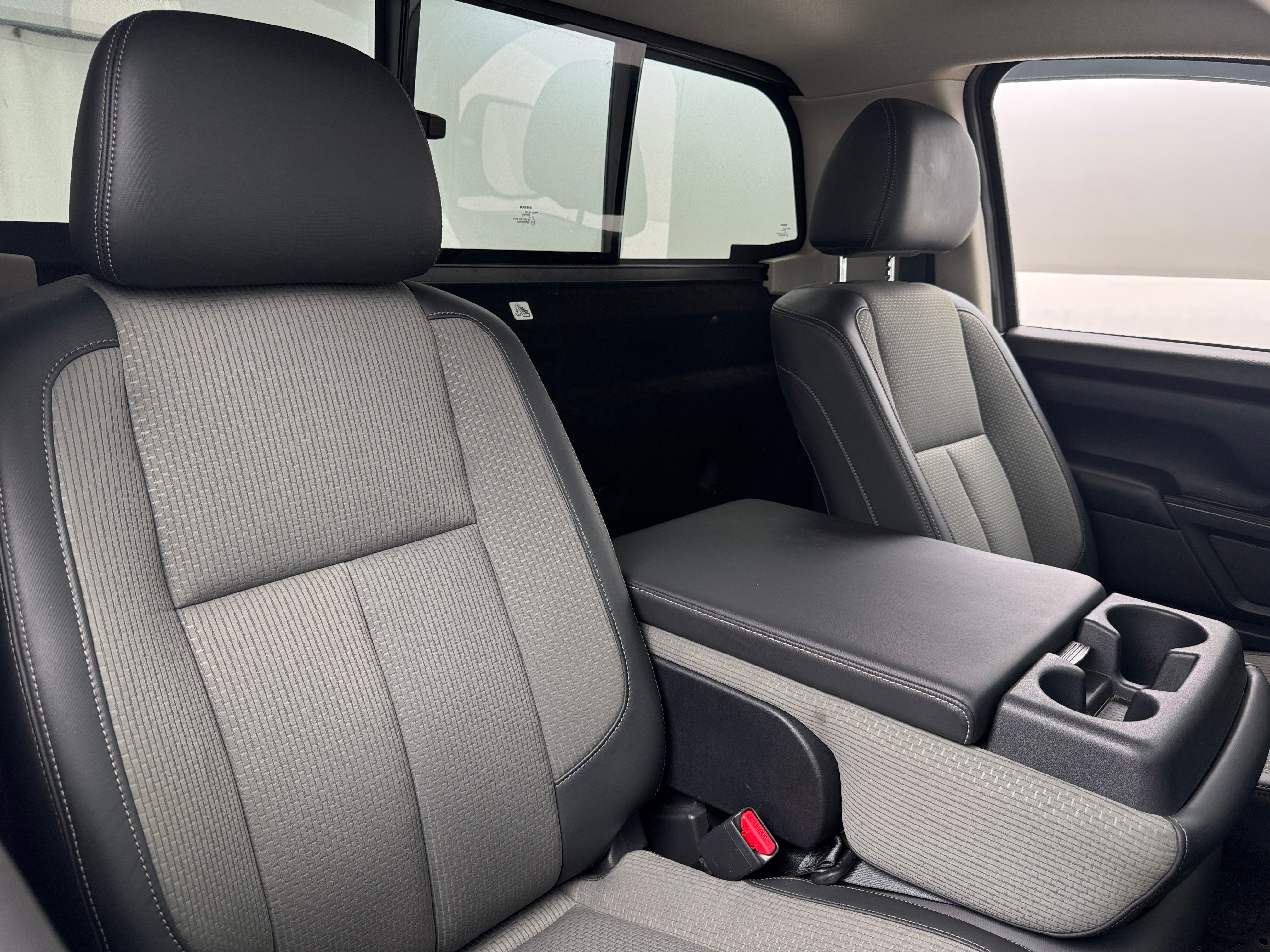 2017 Nissan Titan LE 2