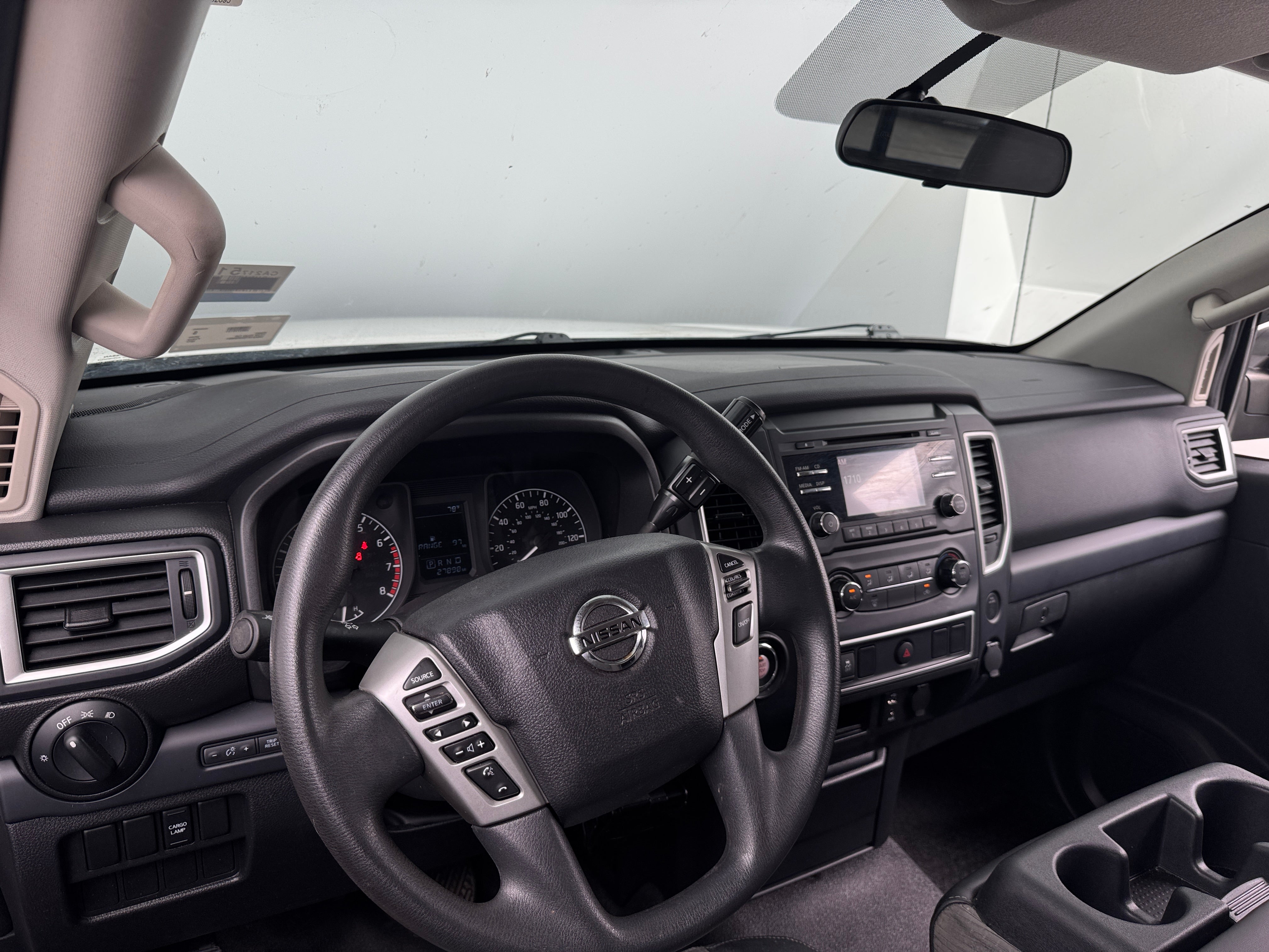 2017 Nissan Titan LE 3