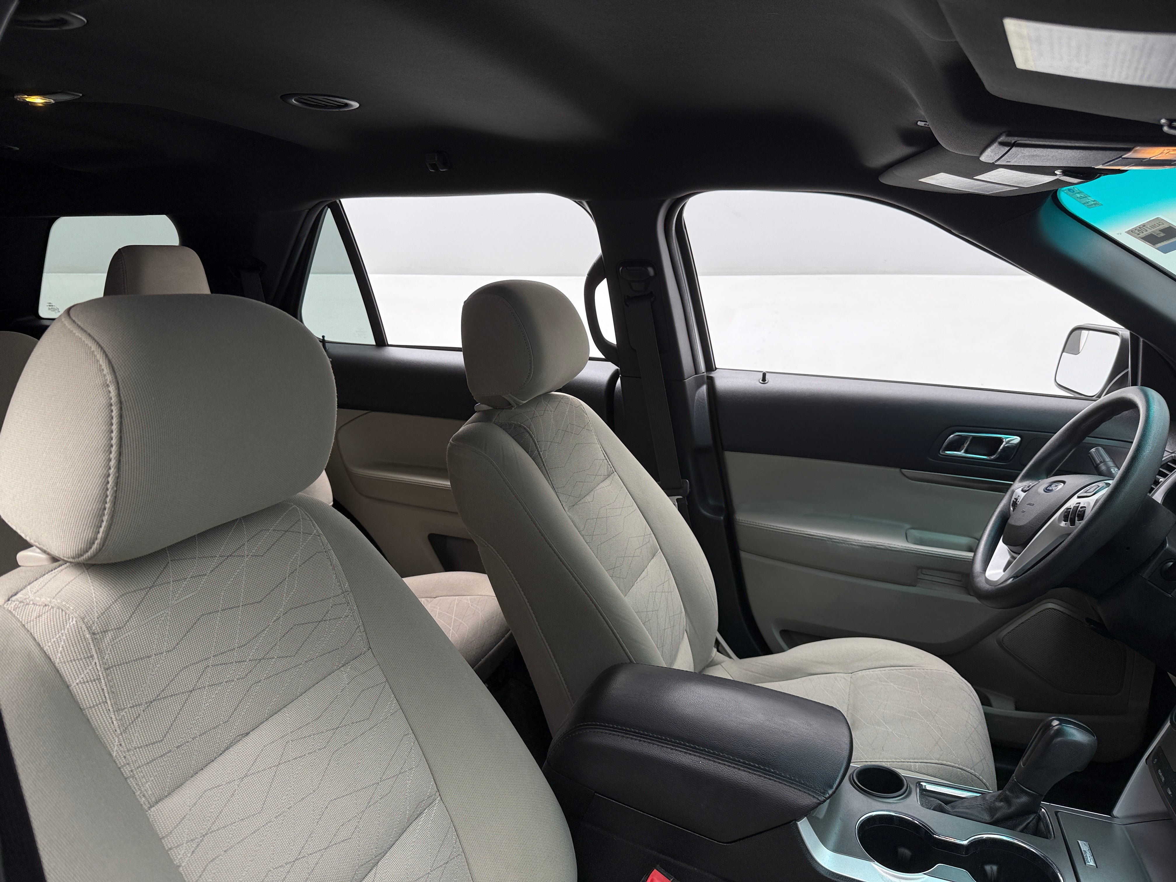 2015 Ford Explorer Base 2