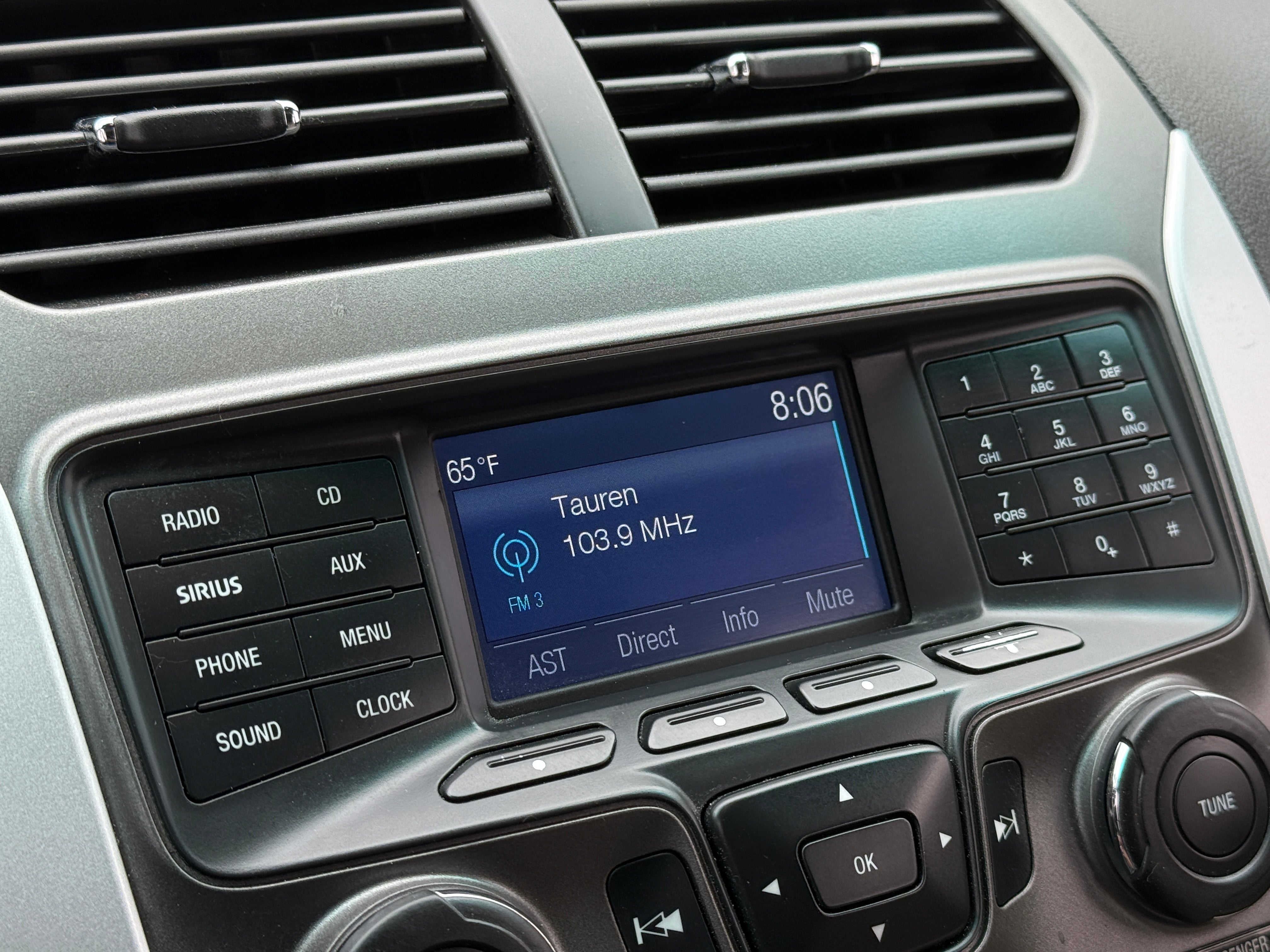 2015 Ford Explorer Base 4