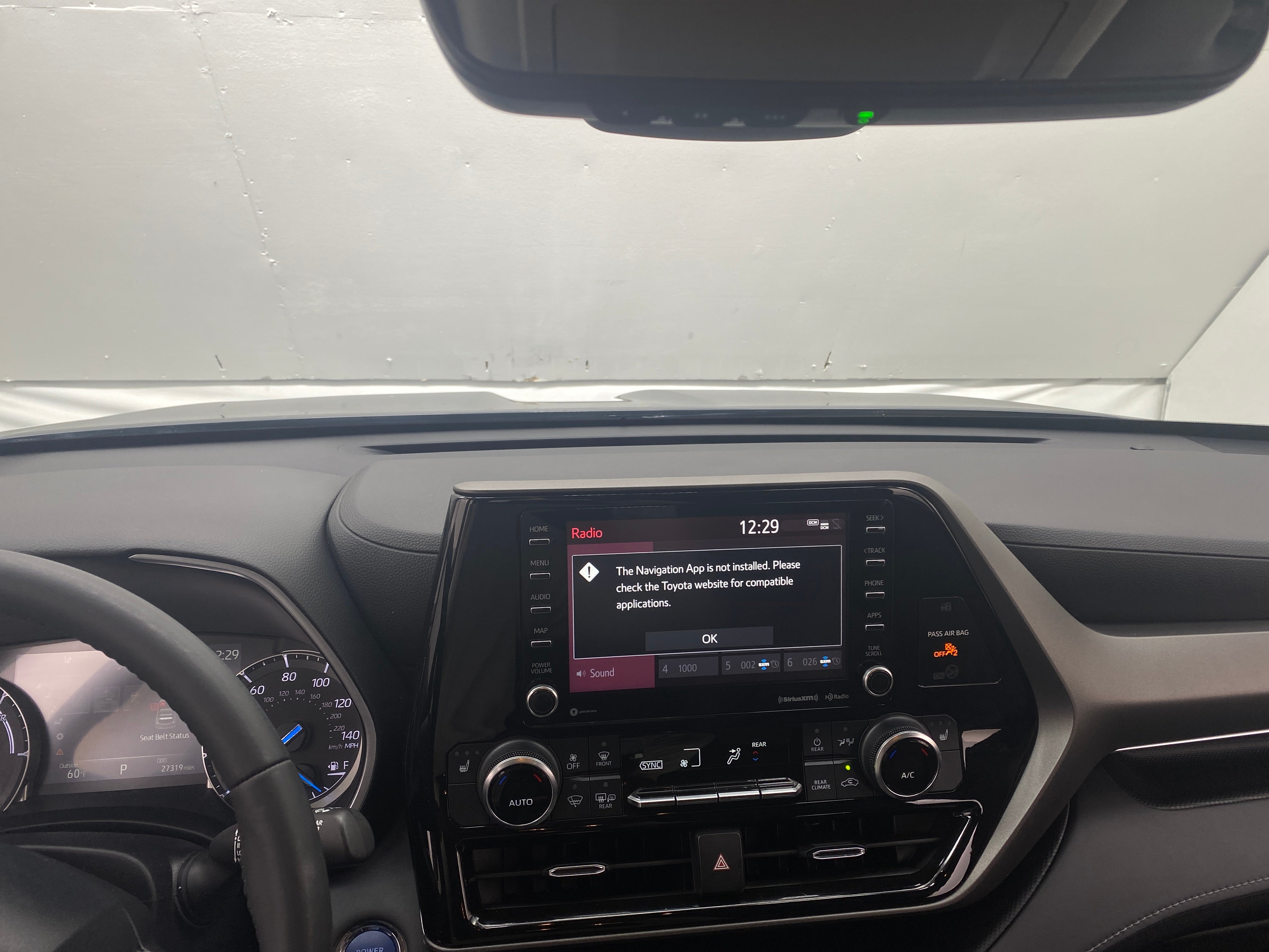 2022 Toyota Highlander XLE 2