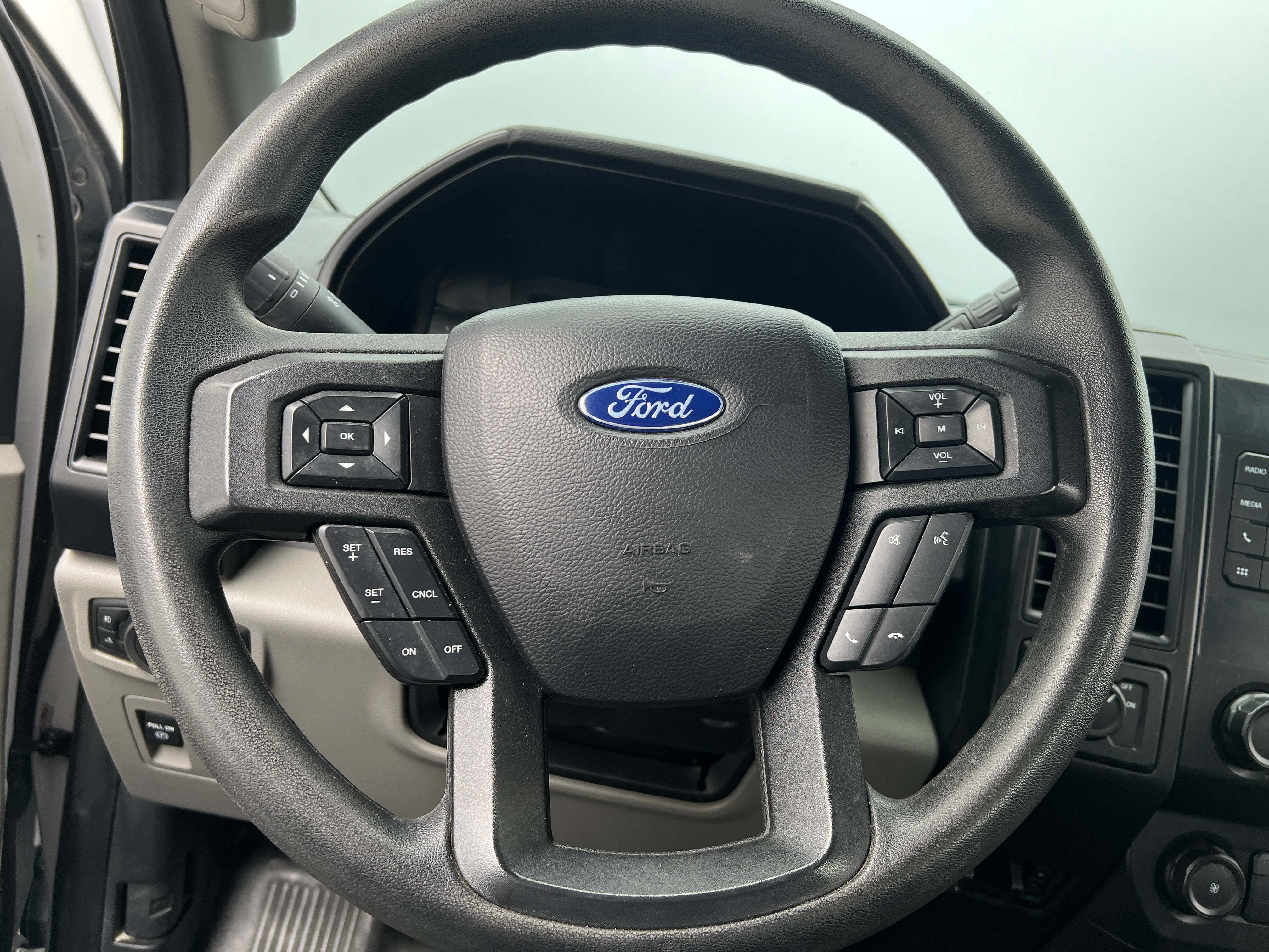2019 Ford Econoline E-150 5