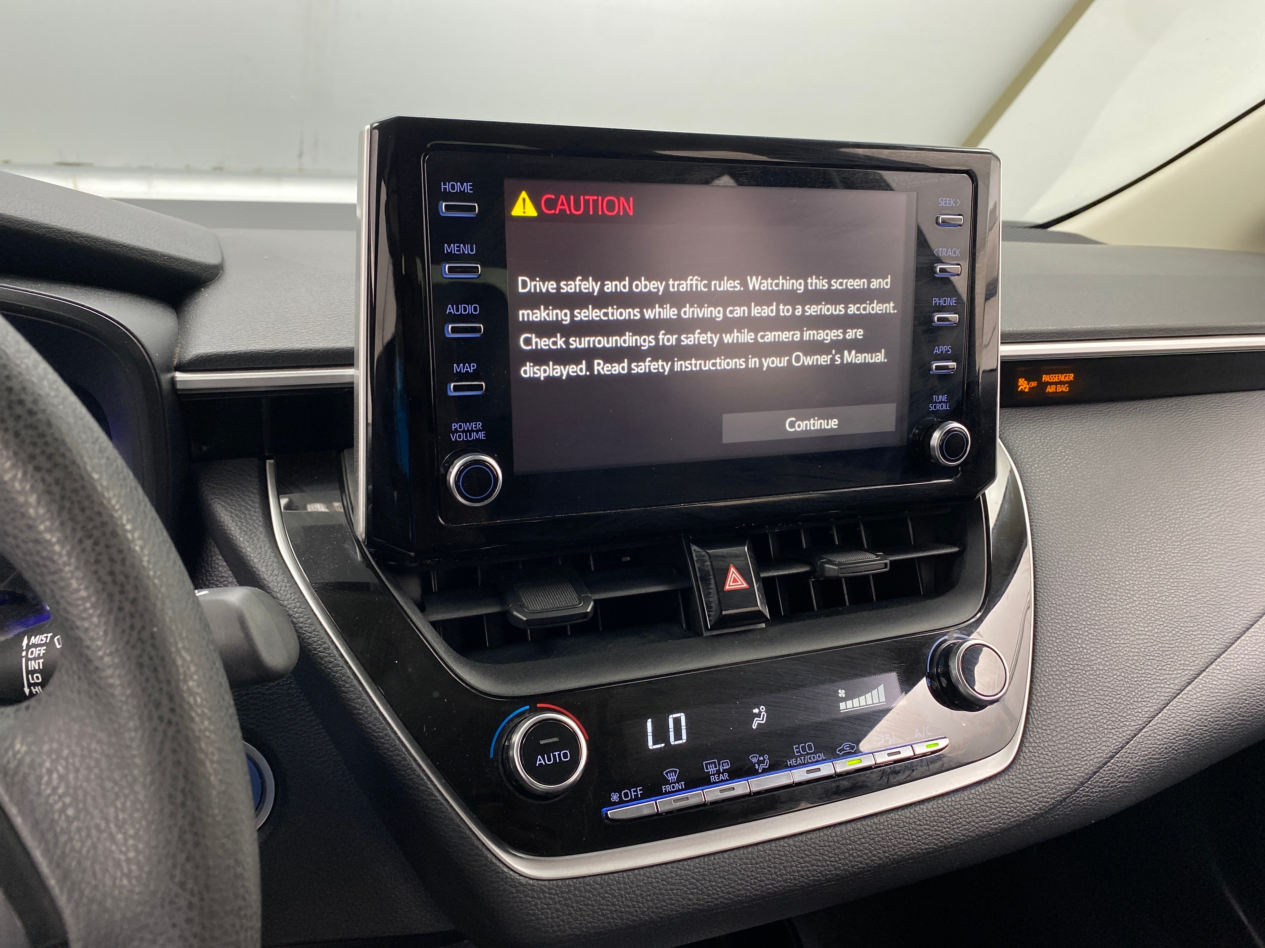 2020 Toyota Corolla LE 4