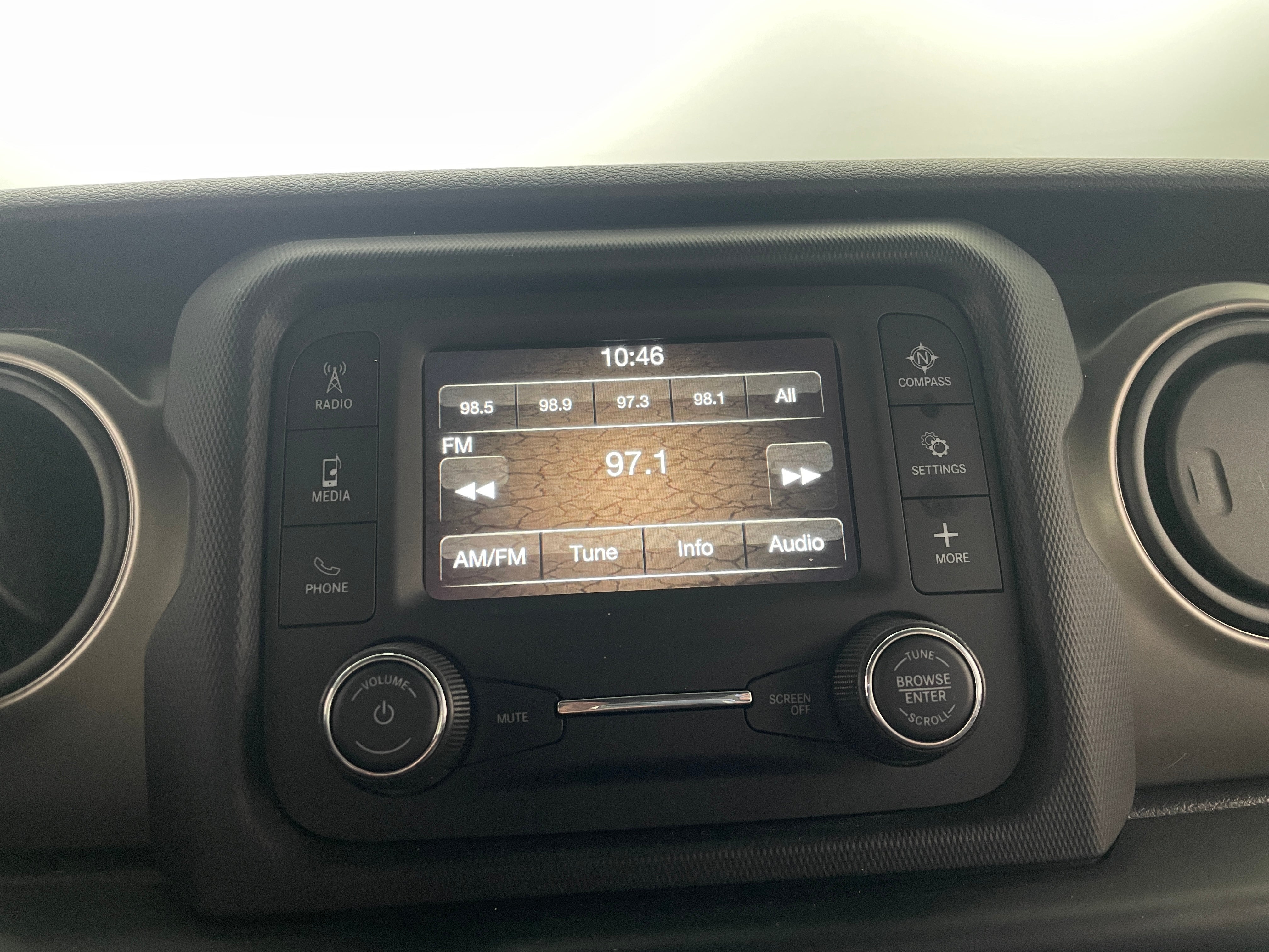 2020 Jeep Wrangler Sport 4