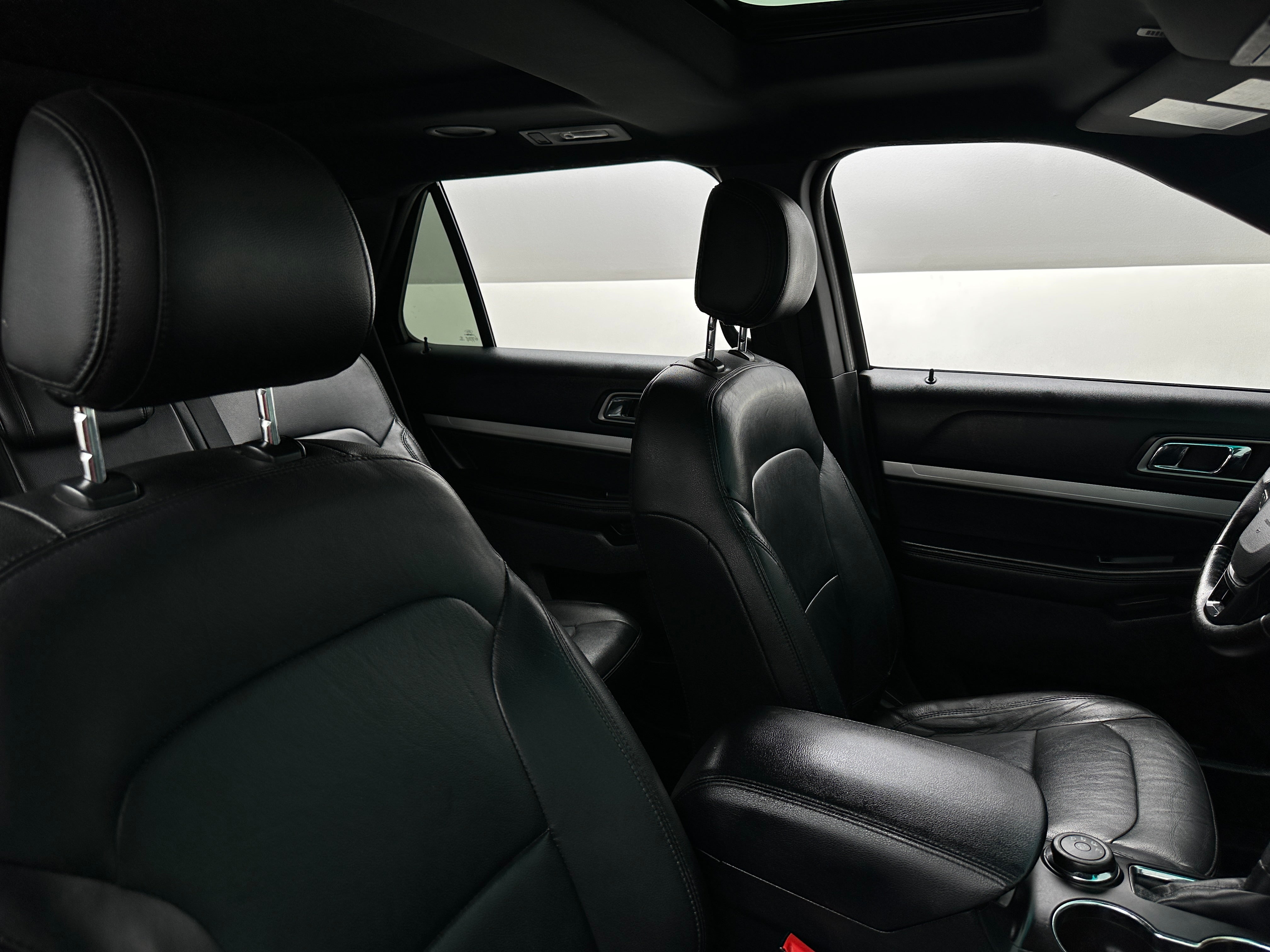 2016 Ford Explorer XLT 2
