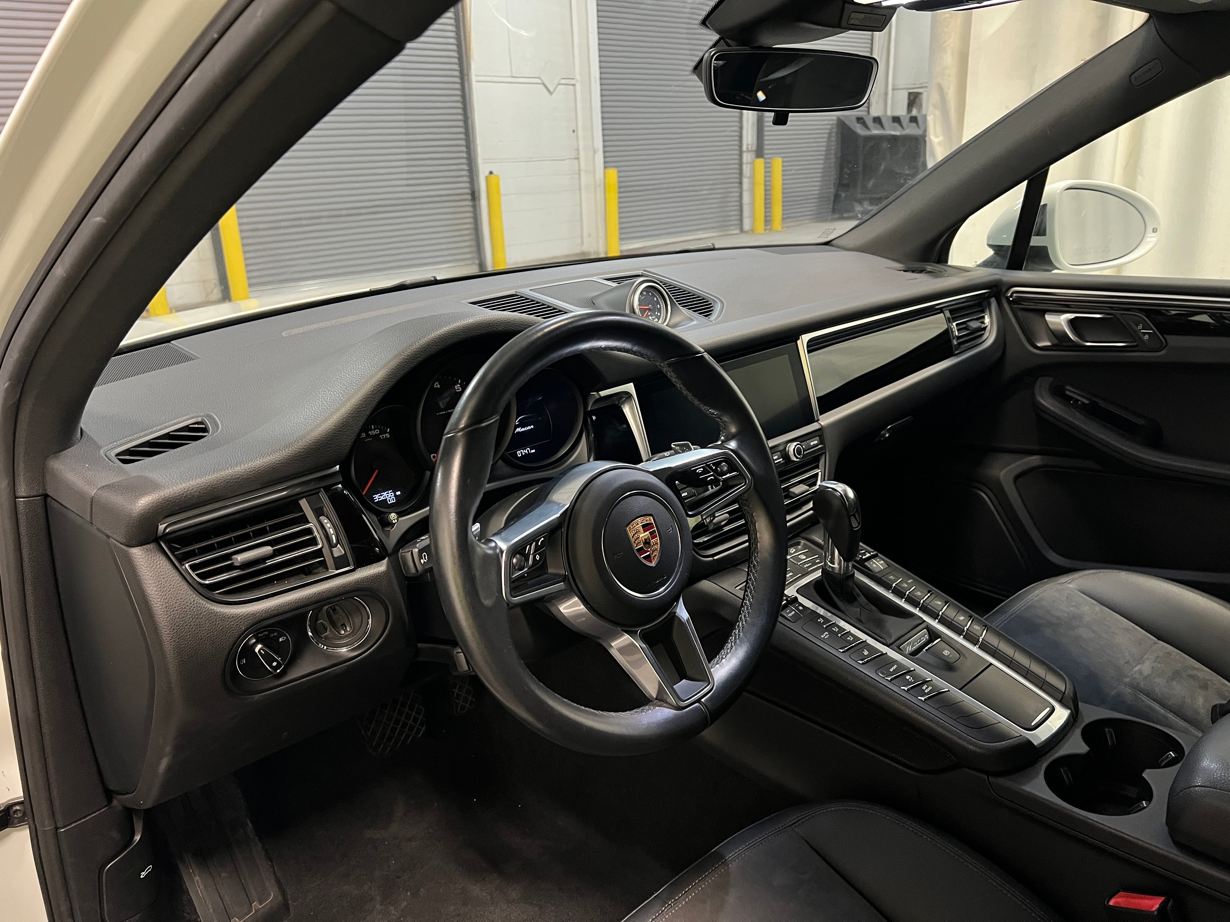 2019 Porsche Macan Base 2