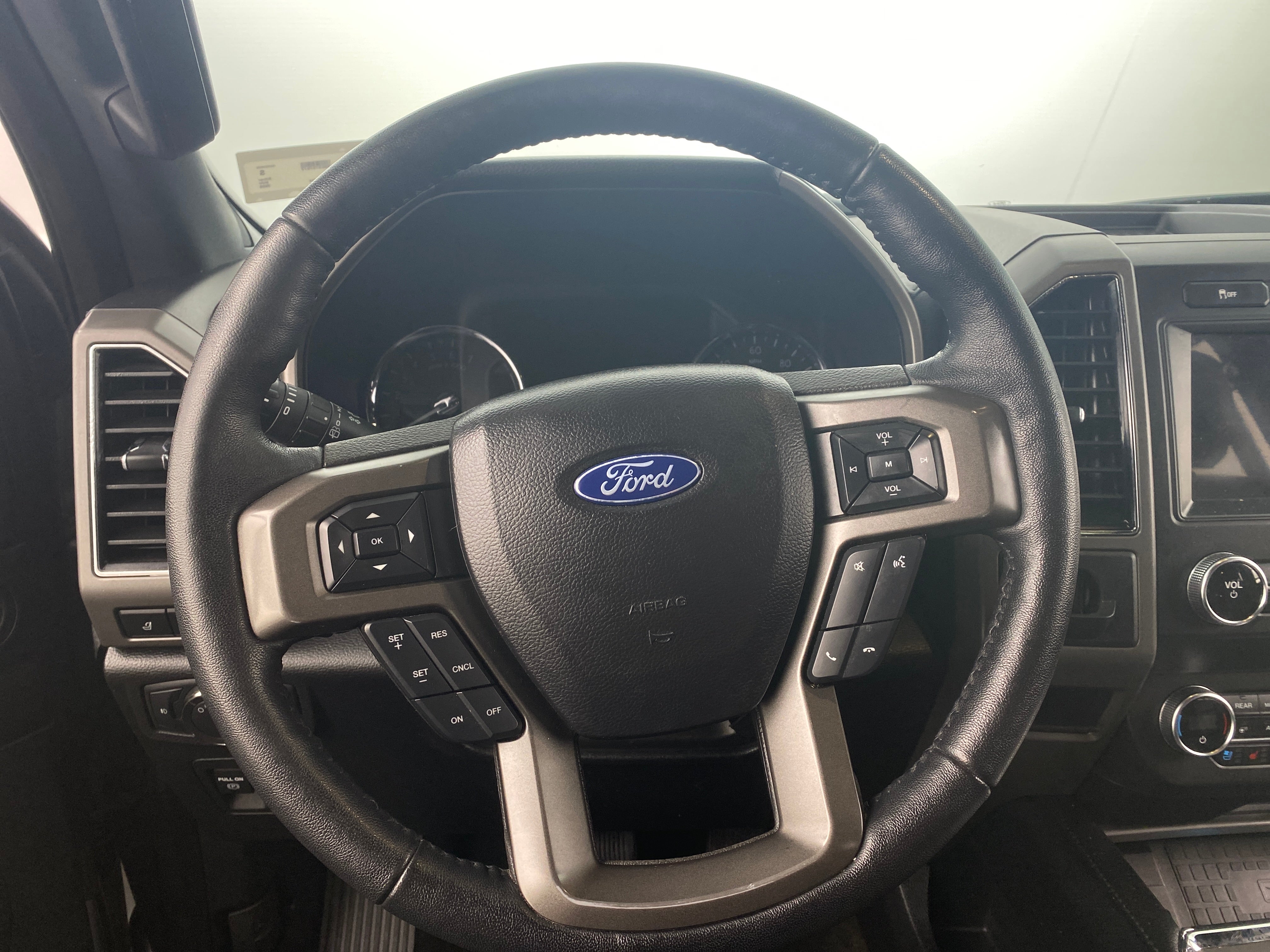 2020 Ford Expedition XLT 4