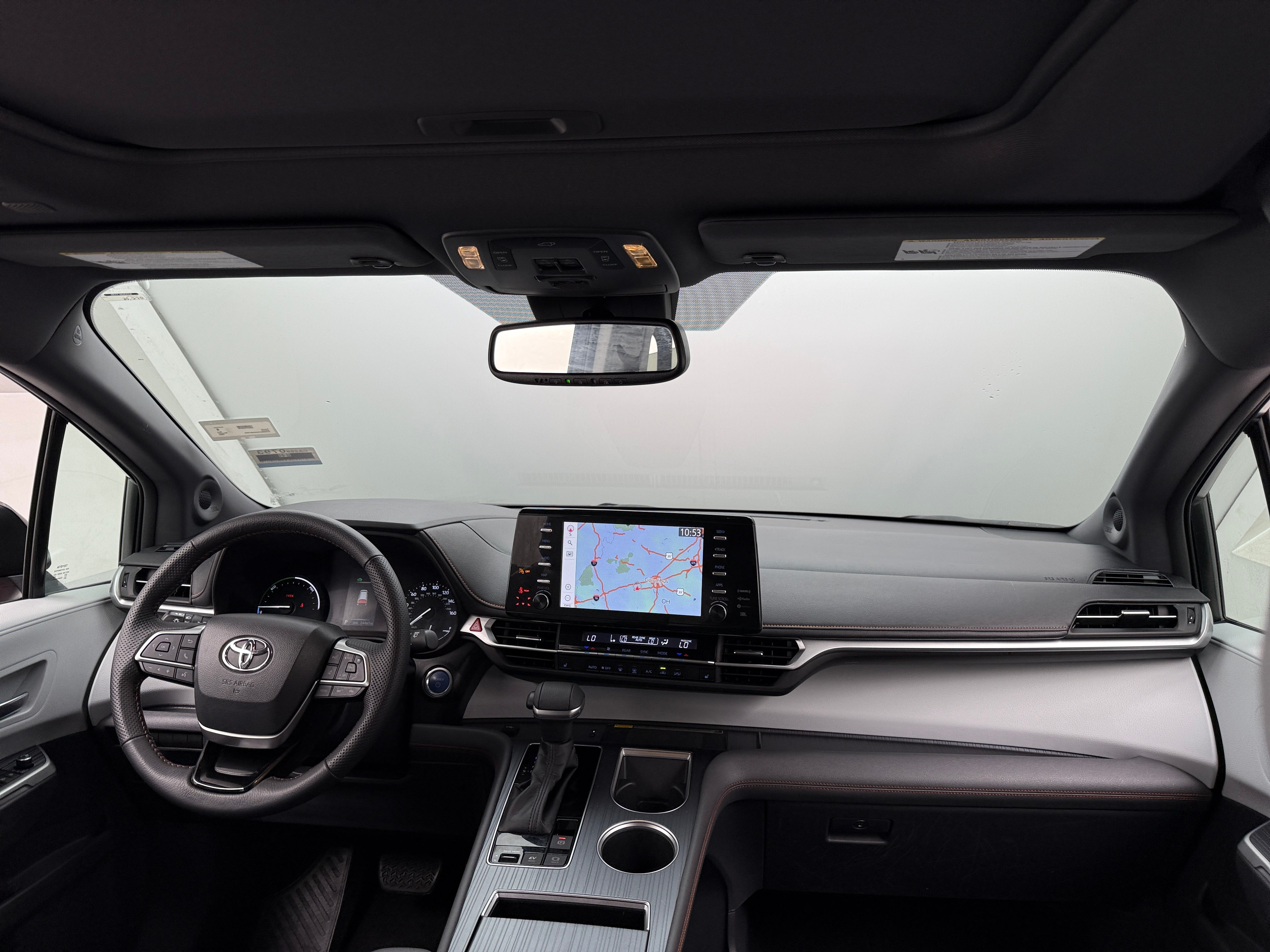 2022 Toyota Sienna XSE 2