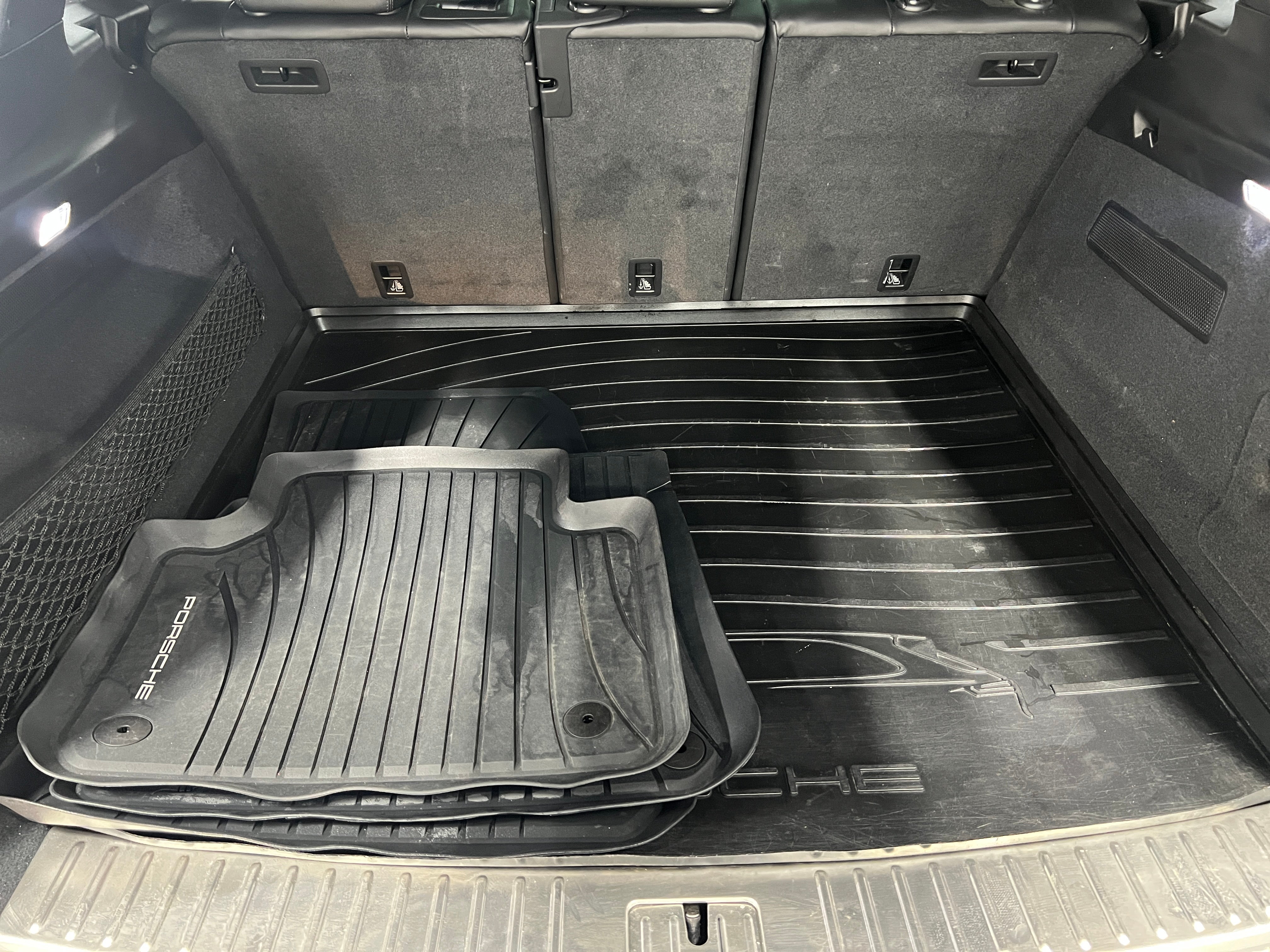 2019 Porsche Cayenne Base 6