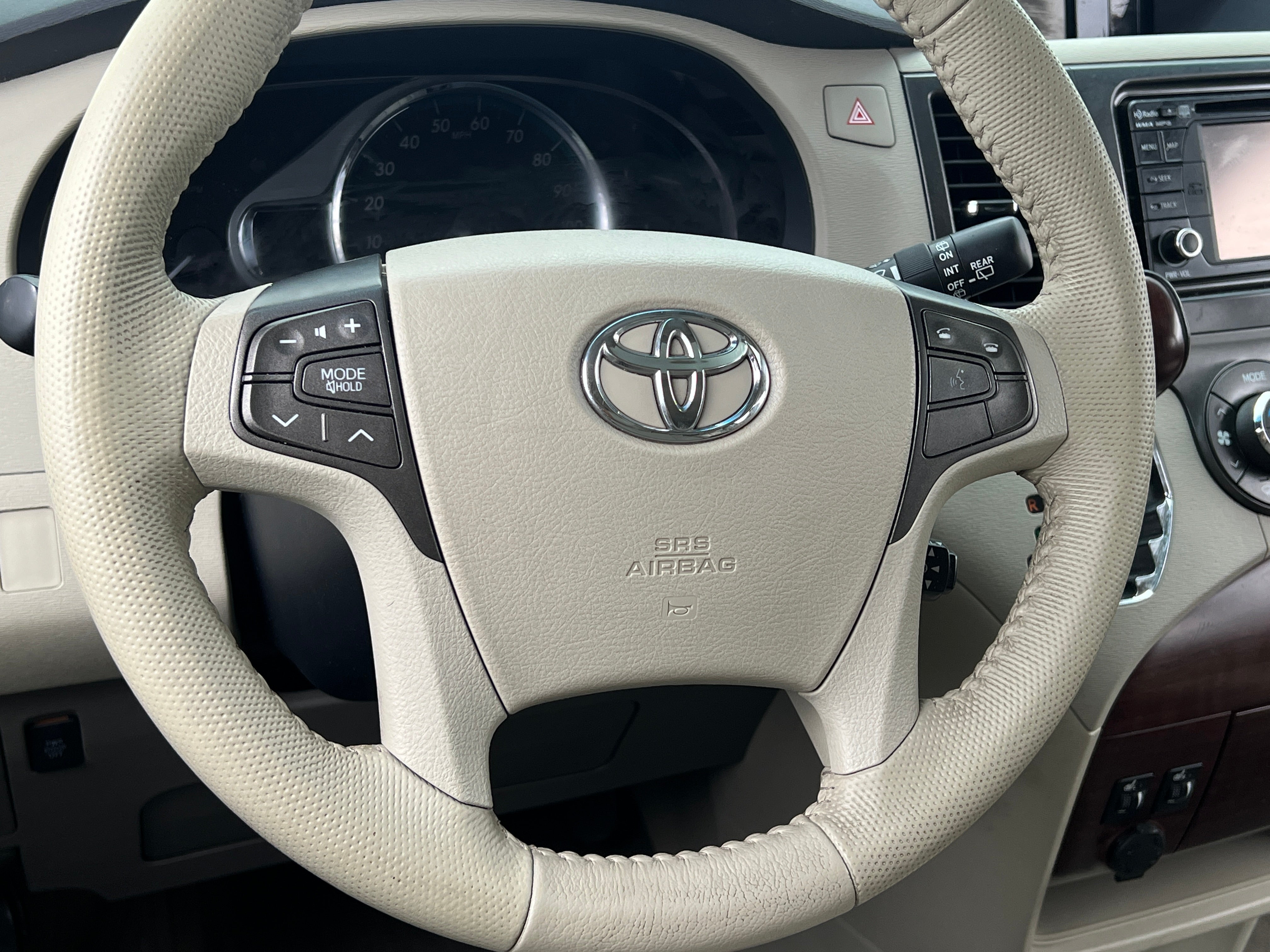 2013 Toyota Sienna XLE 4