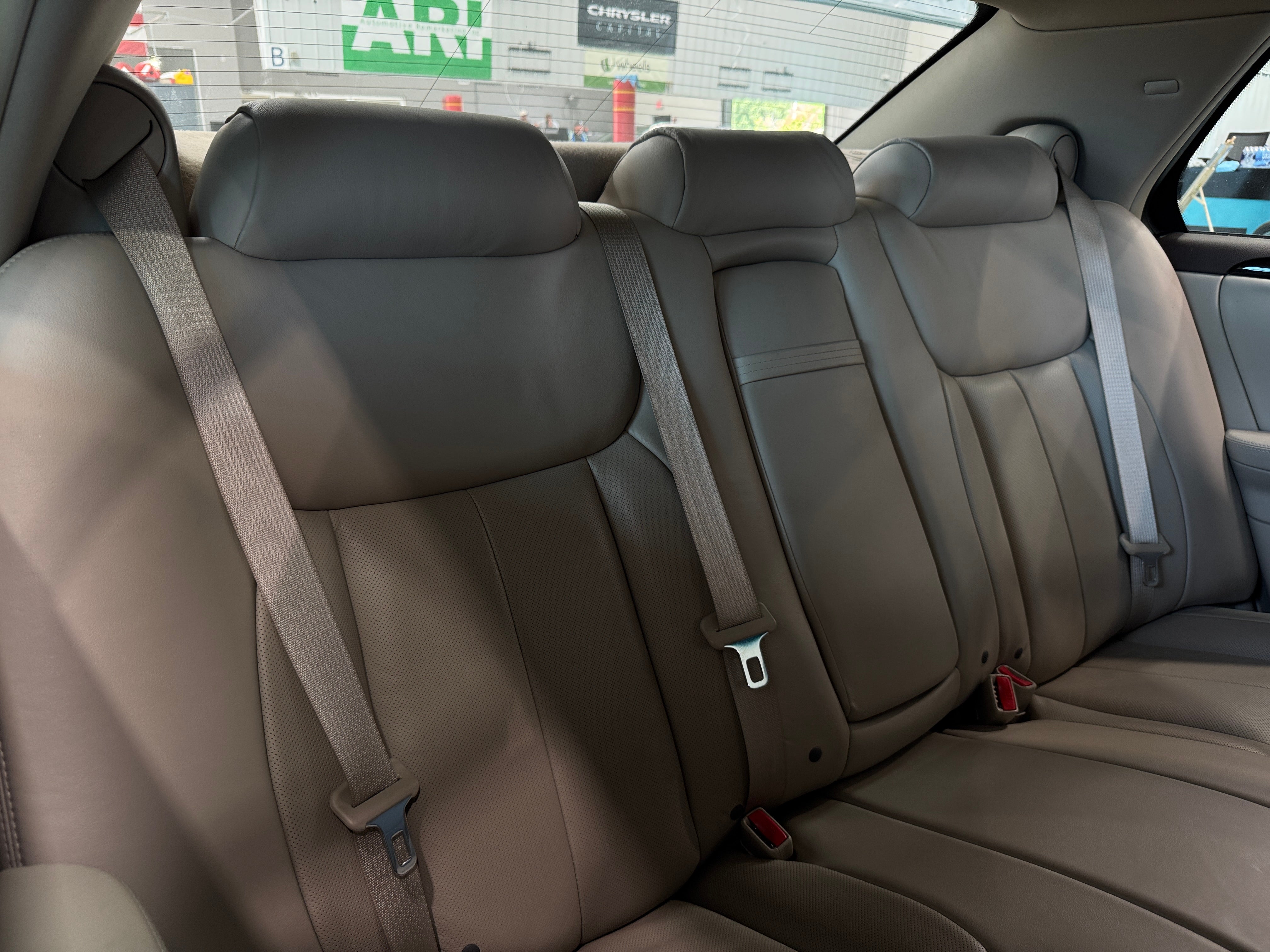 2010 Cadillac DTS Base 5