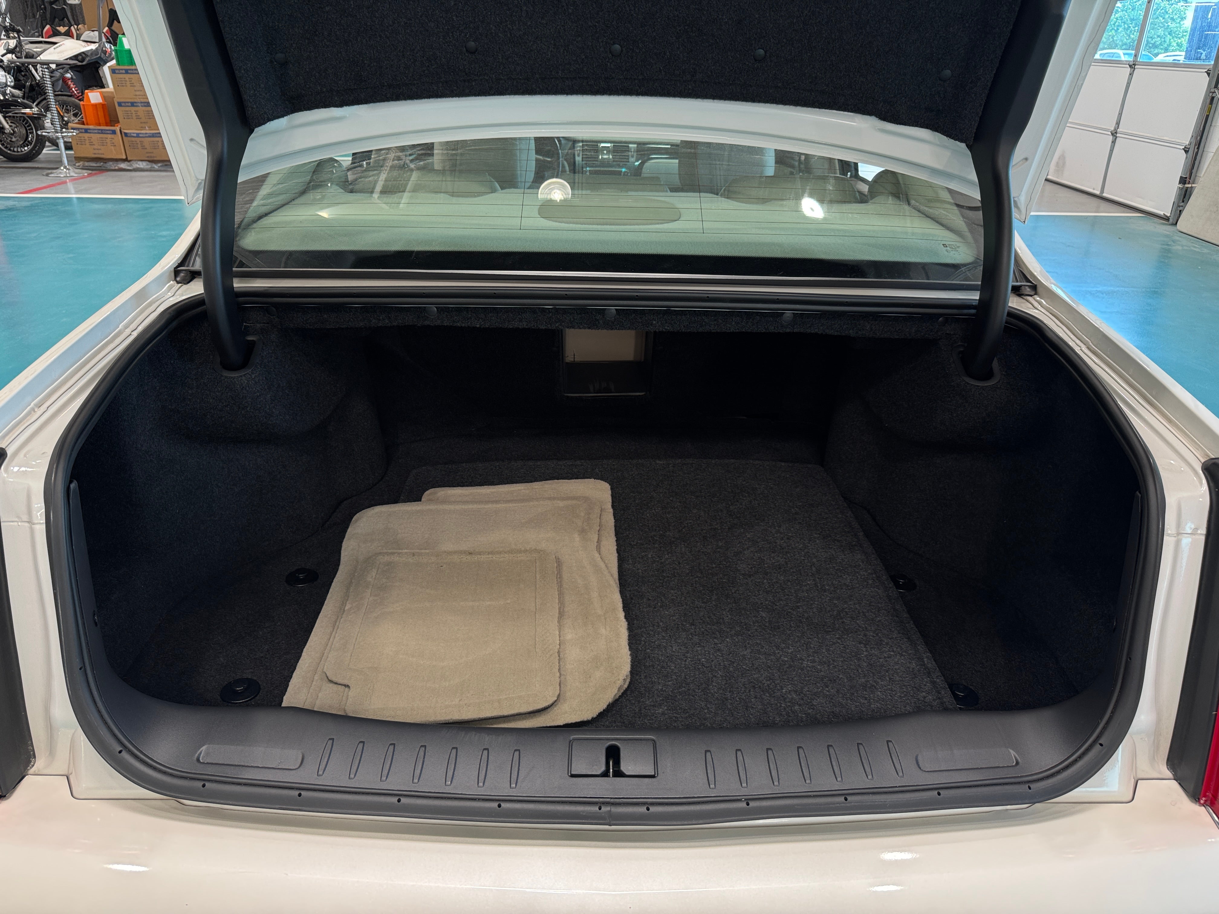 2010 Cadillac DTS Base 6