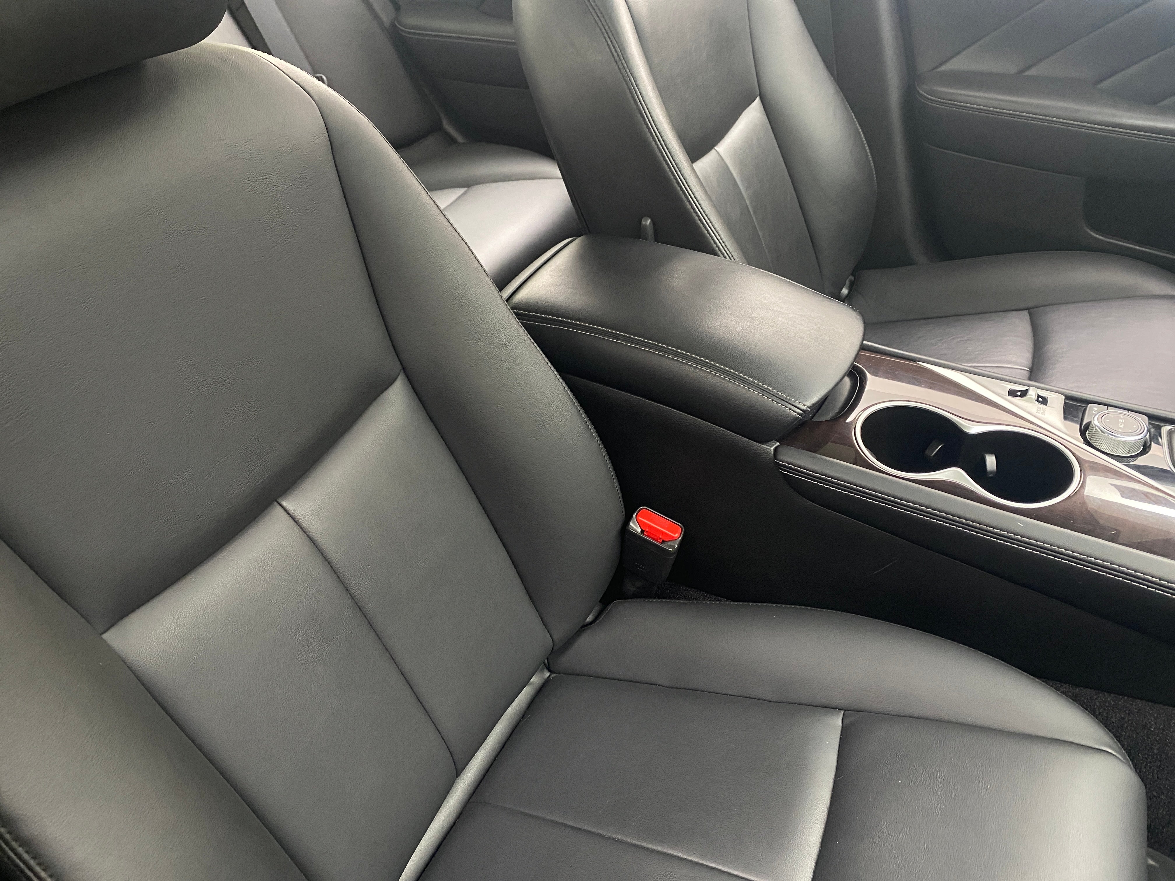 2018 INFINITI Q50 Luxe 2