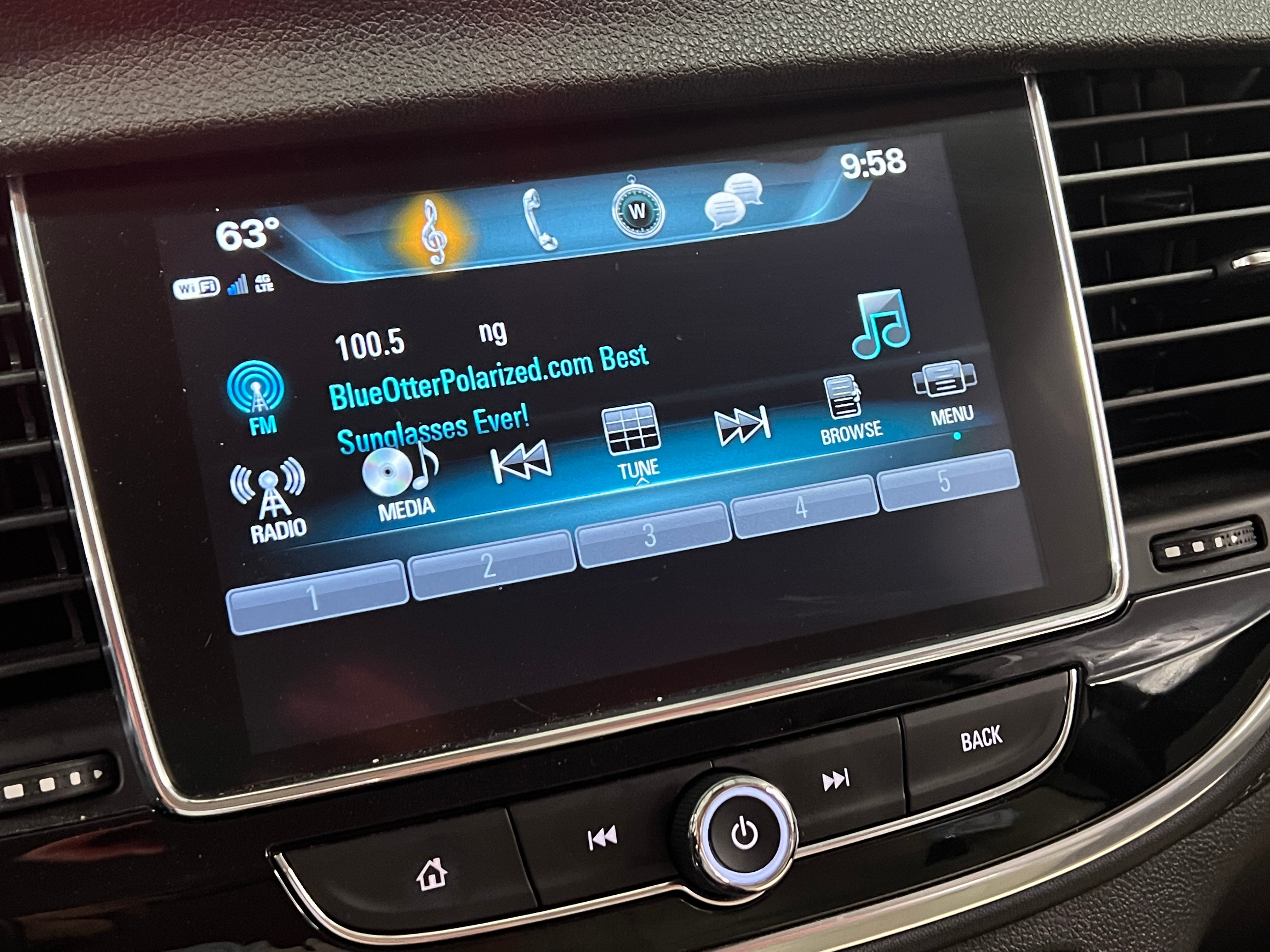 2019 Buick Encore Essence 3