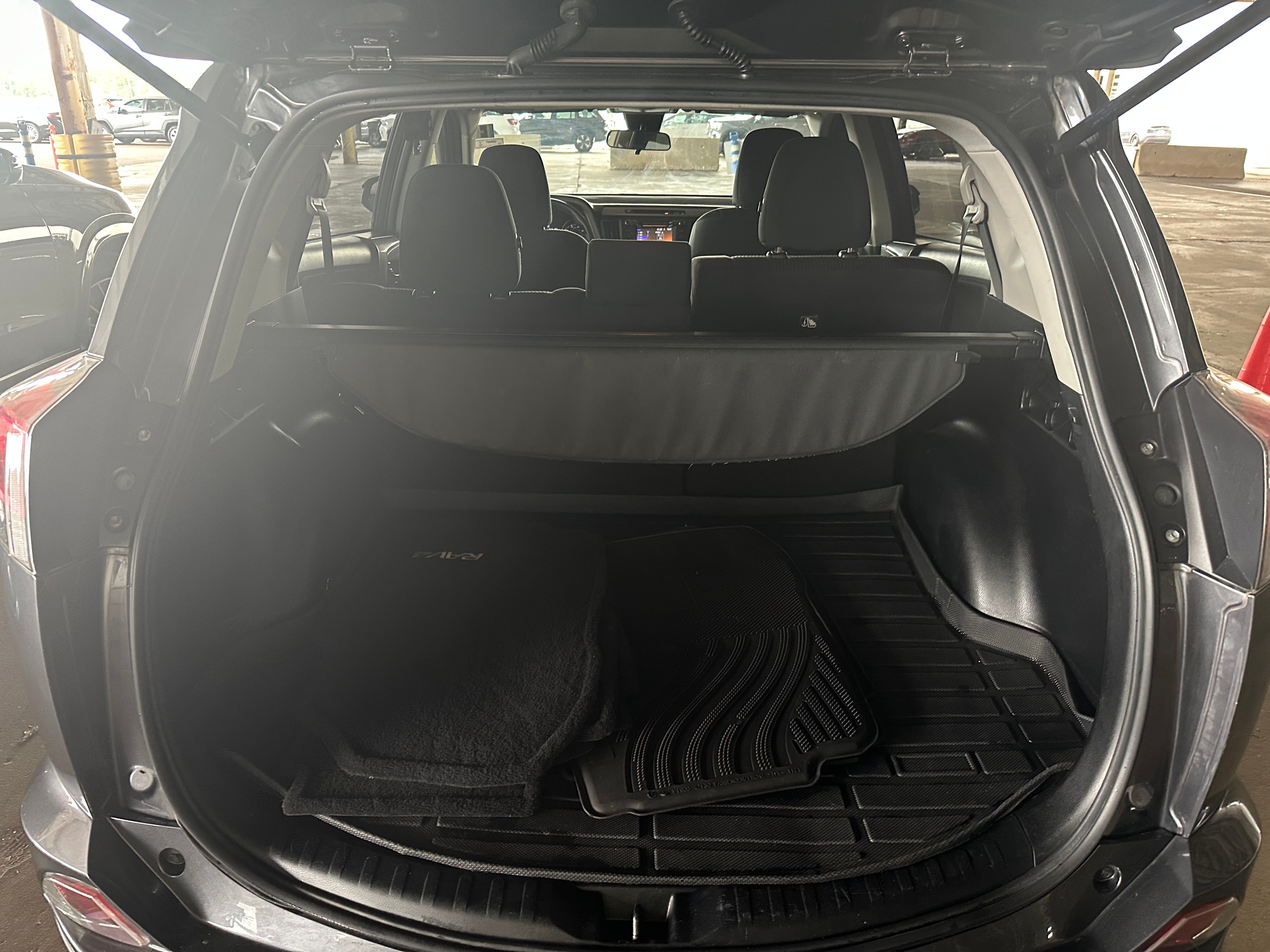 2018 Toyota RAV4 LE 7