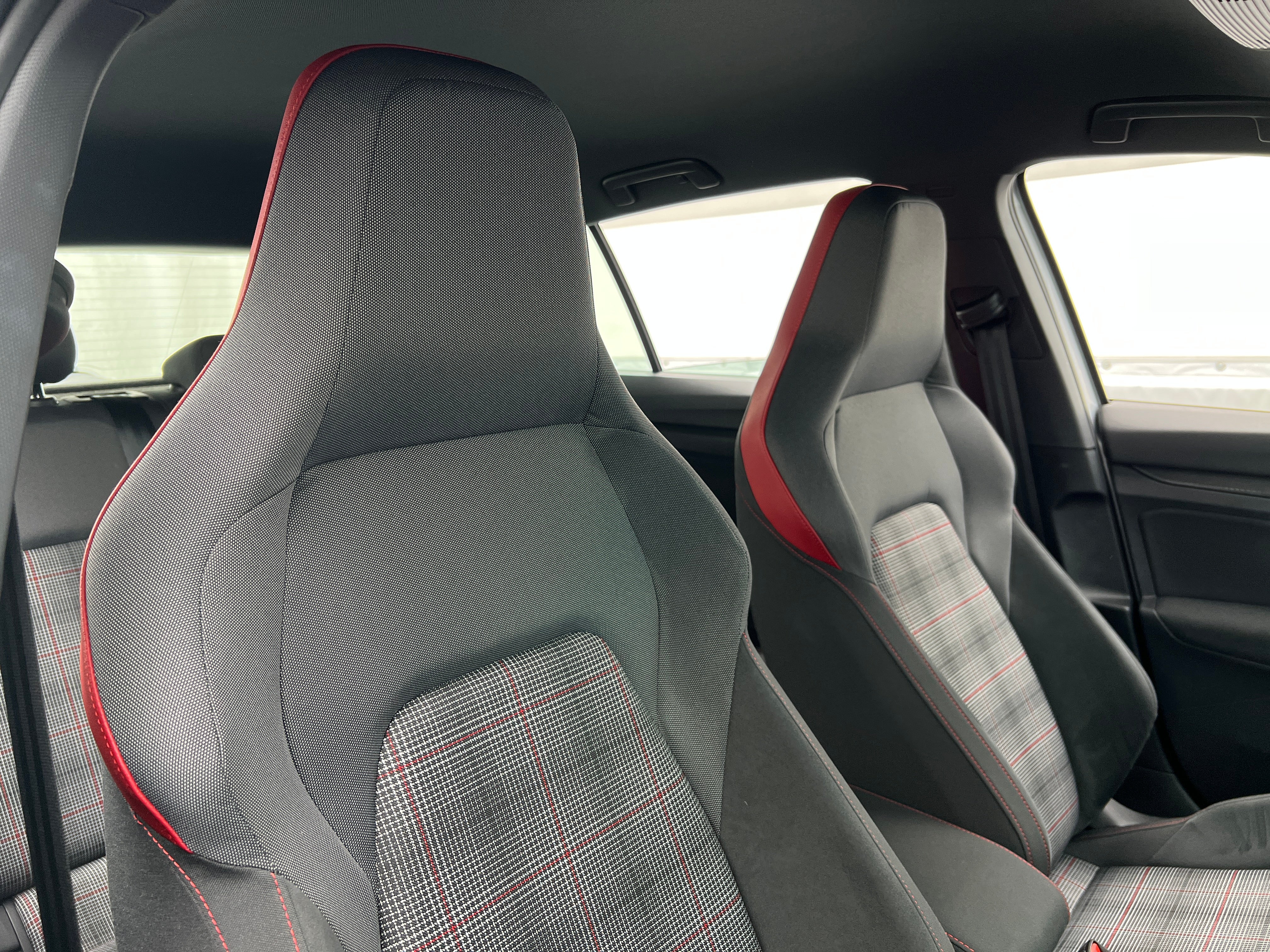 2022 Volkswagen Golf GTI S 2