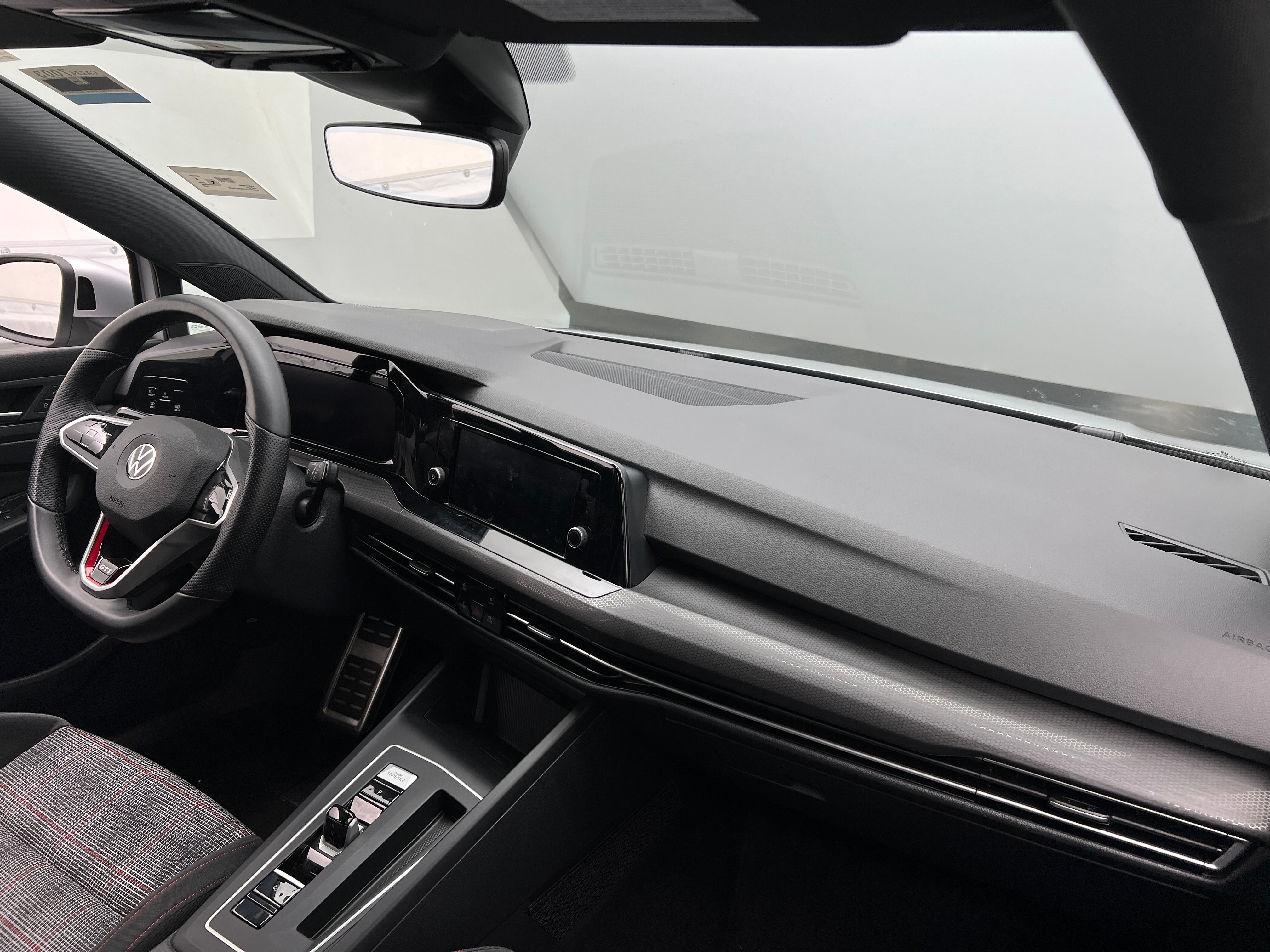 2022 Volkswagen Golf GTI S 3