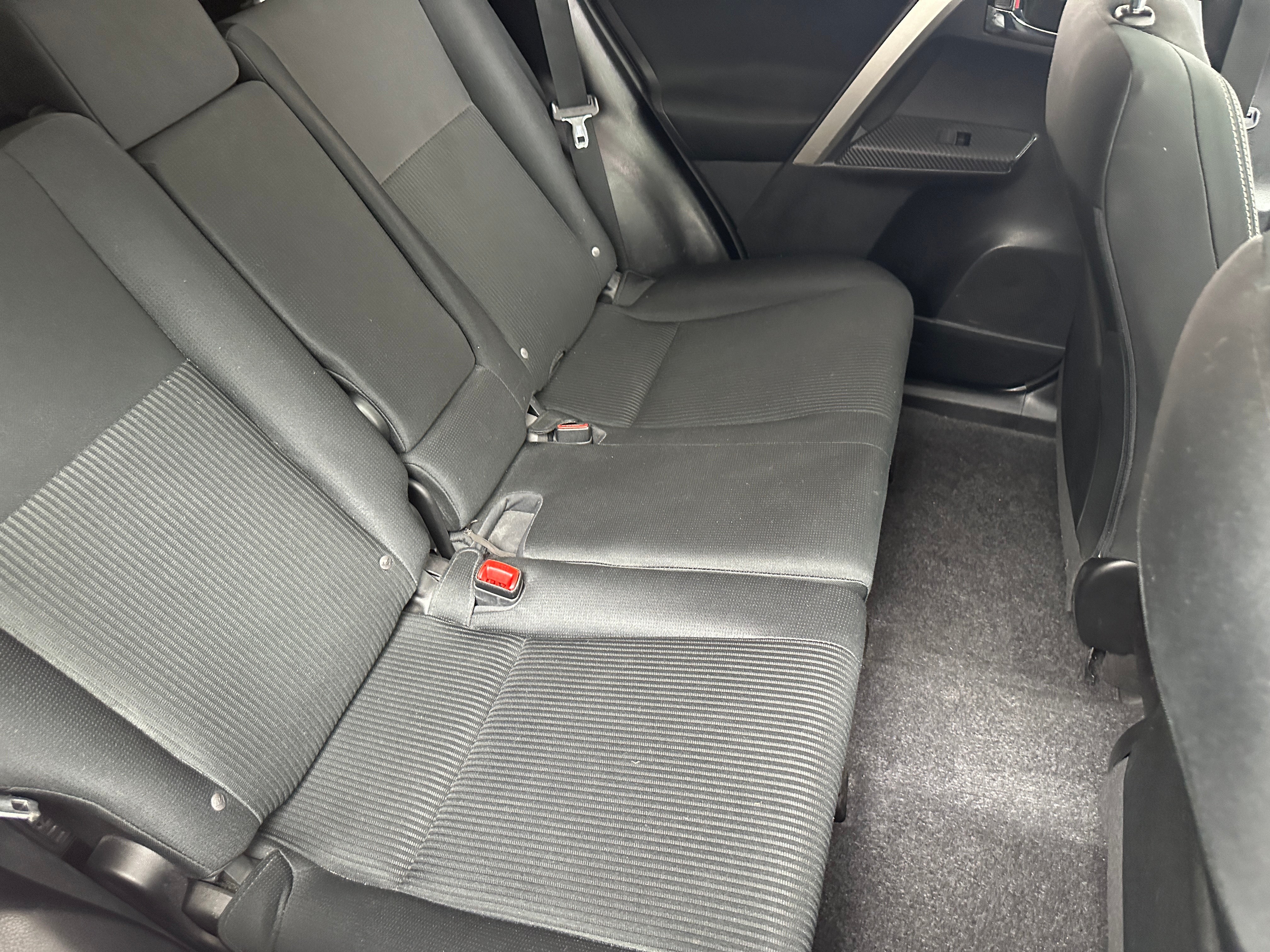 2015 Toyota RAV4 XLE 6