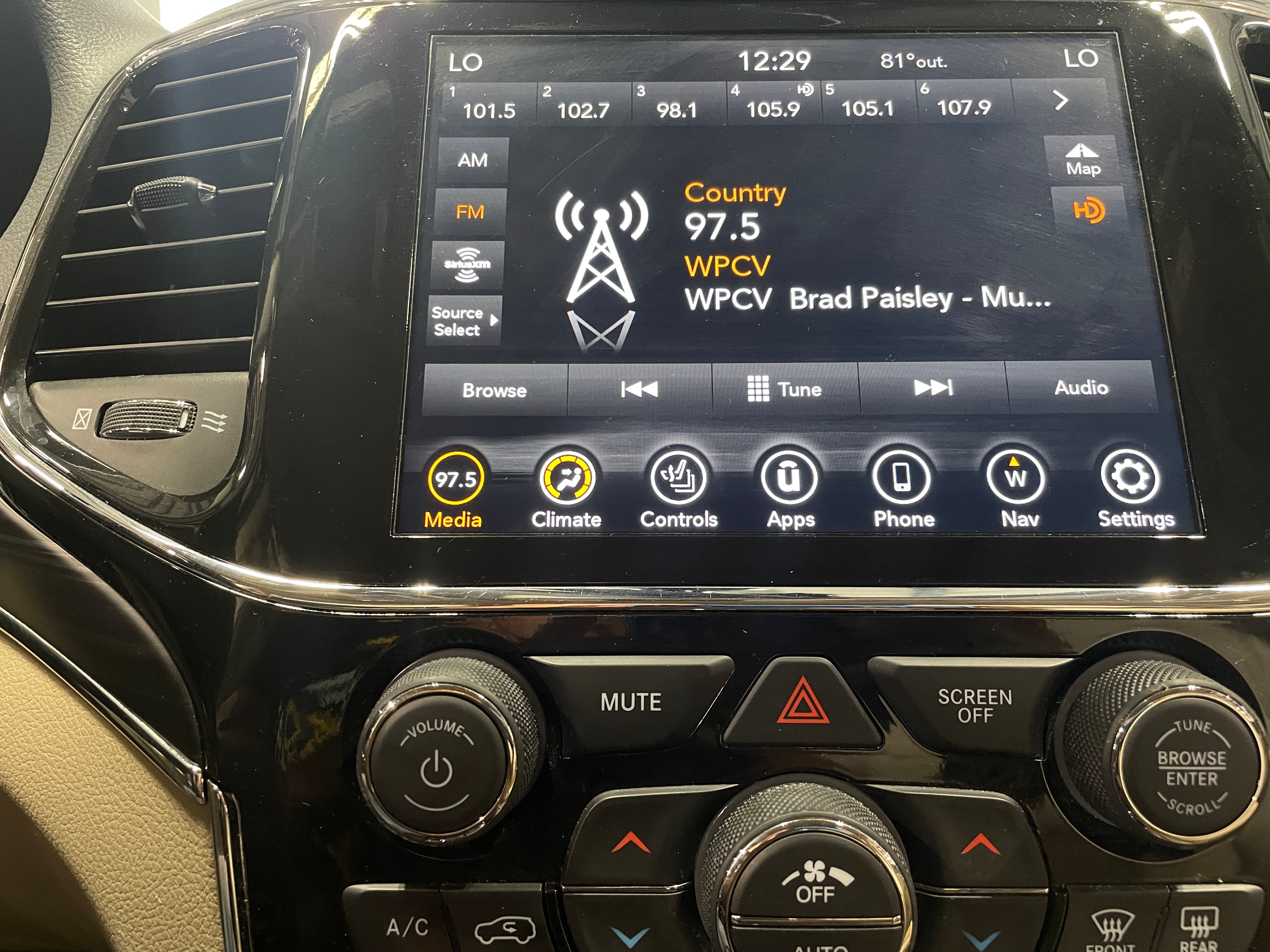 2021 Jeep Grand Cherokee Limited Edition 3