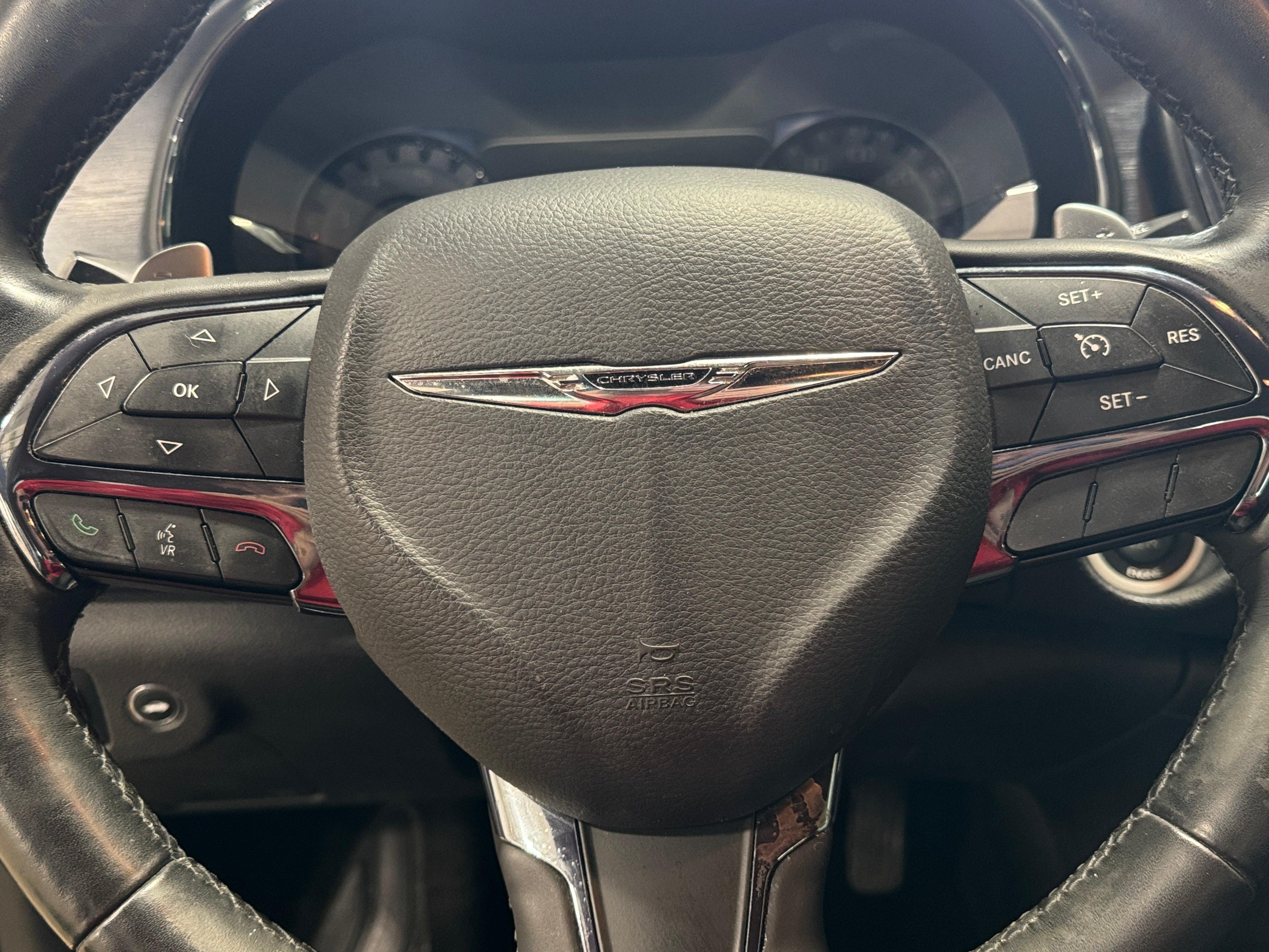2016 Chrysler 200 S 4