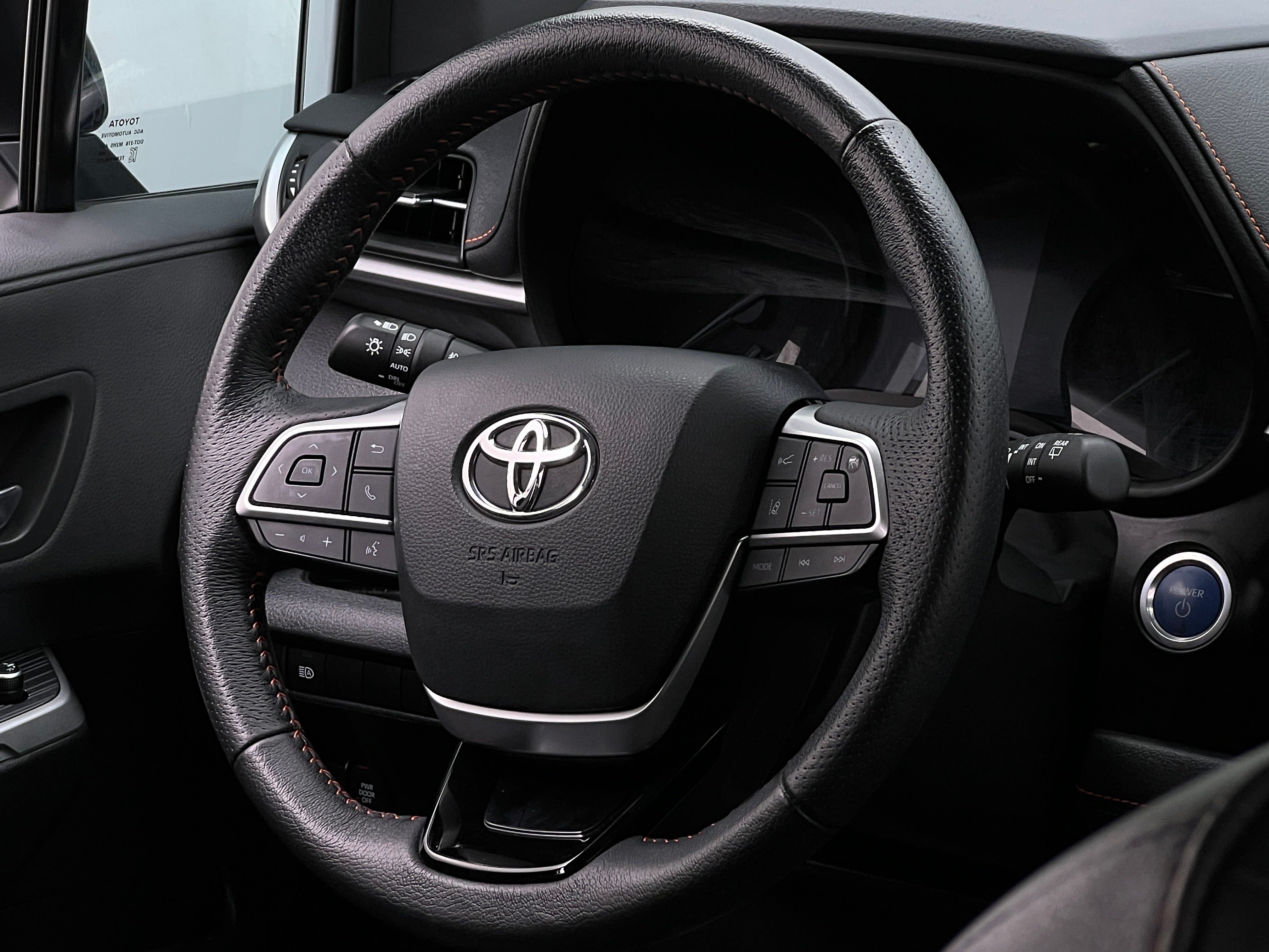 2022 Toyota Sienna XSE 4