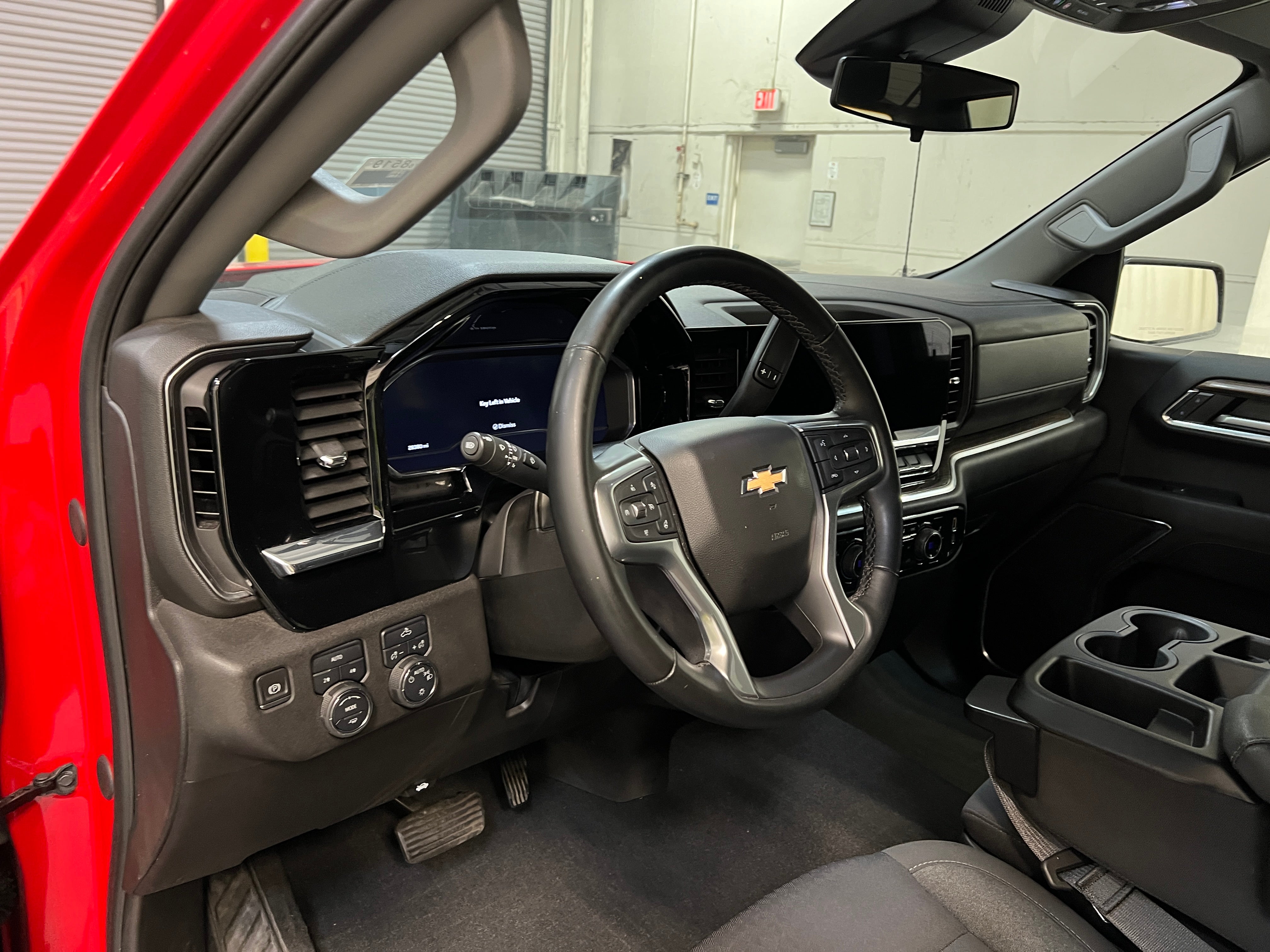 2024 Chevrolet Silverado 1500 LT 3
