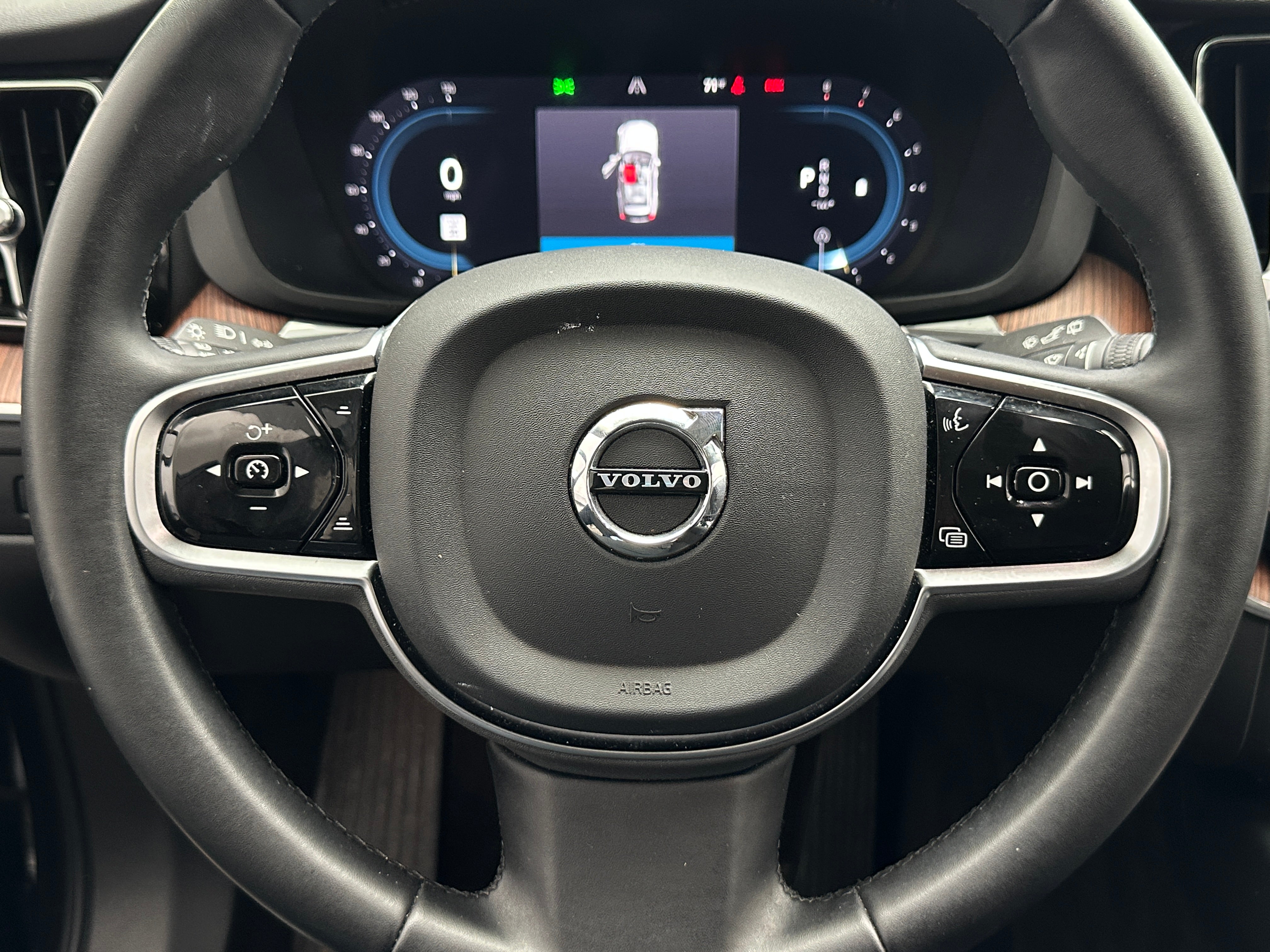 2024 Volvo XC60 B5 Plus 4