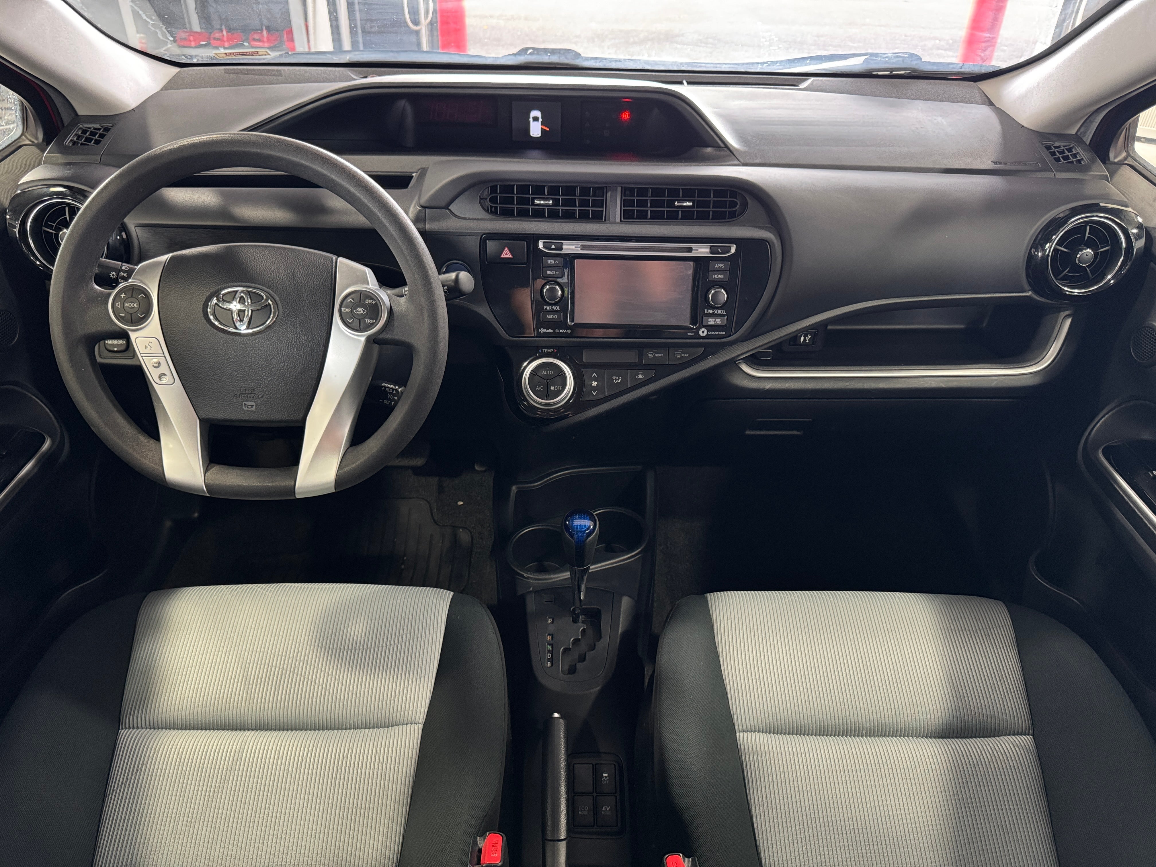 2016 Toyota Prius c Three 3