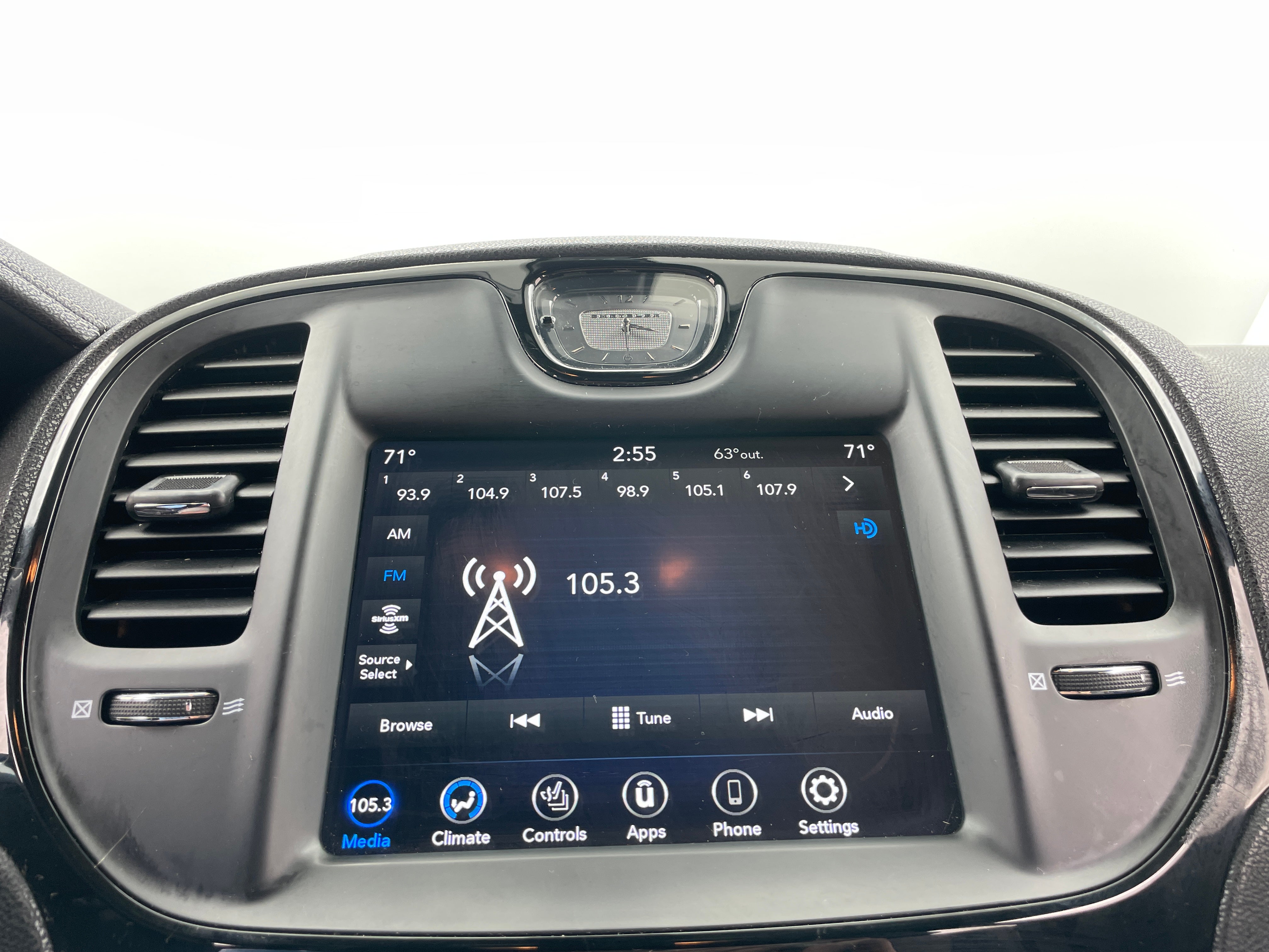 2020 Chrysler 300 S 3