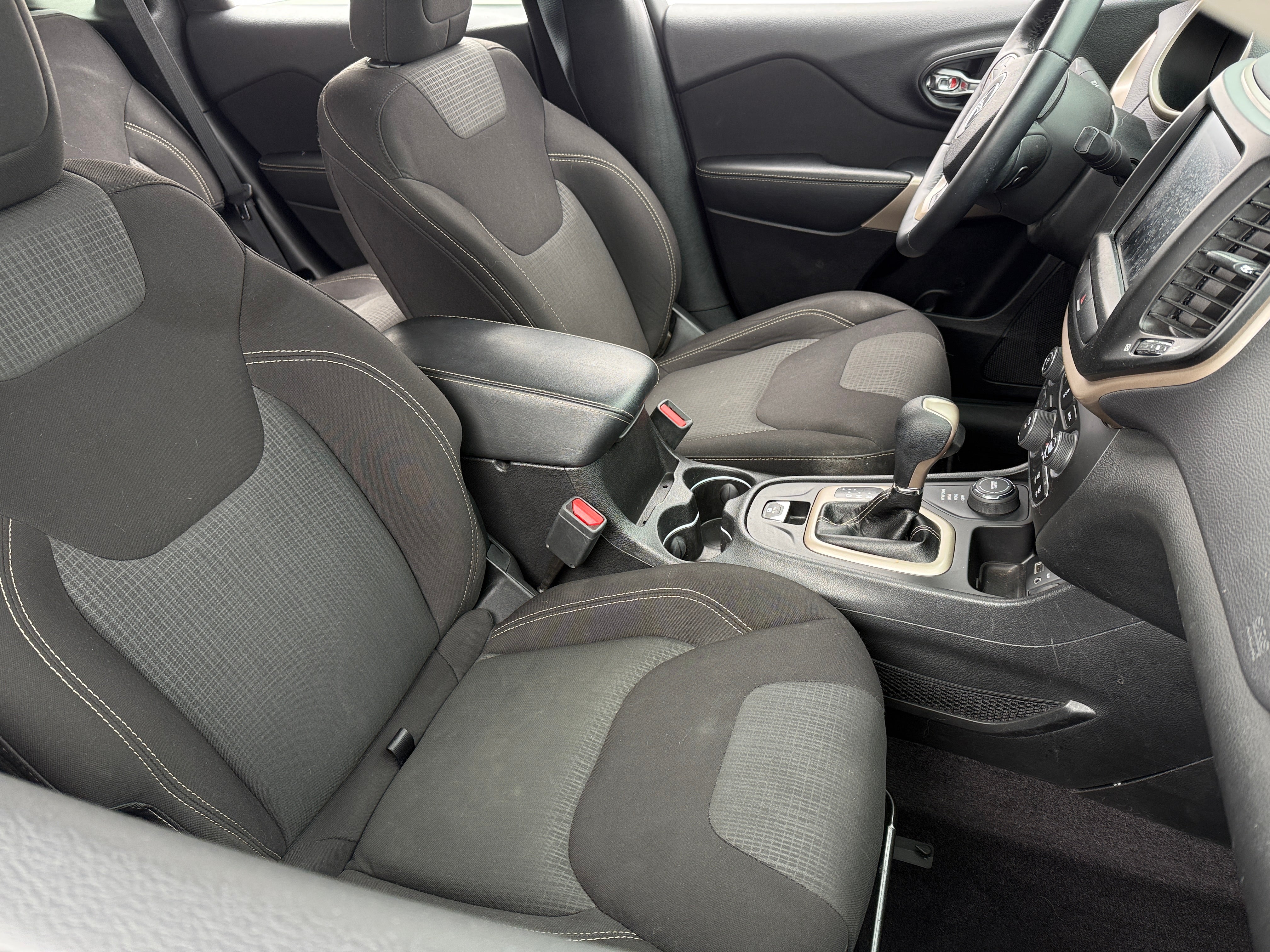 2017 Jeep Cherokee Latitude 2