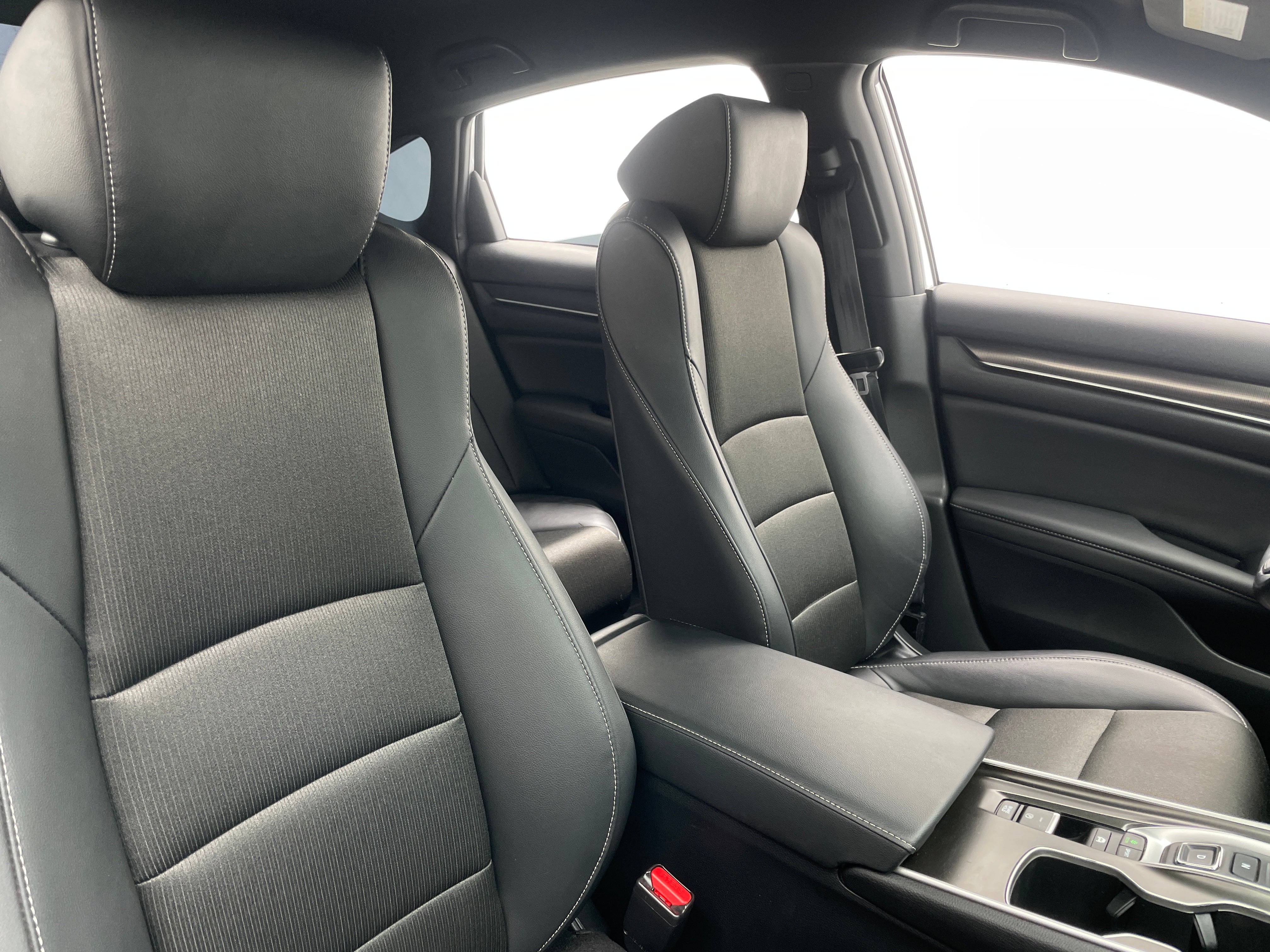 2022 Honda Accord Sport 2
