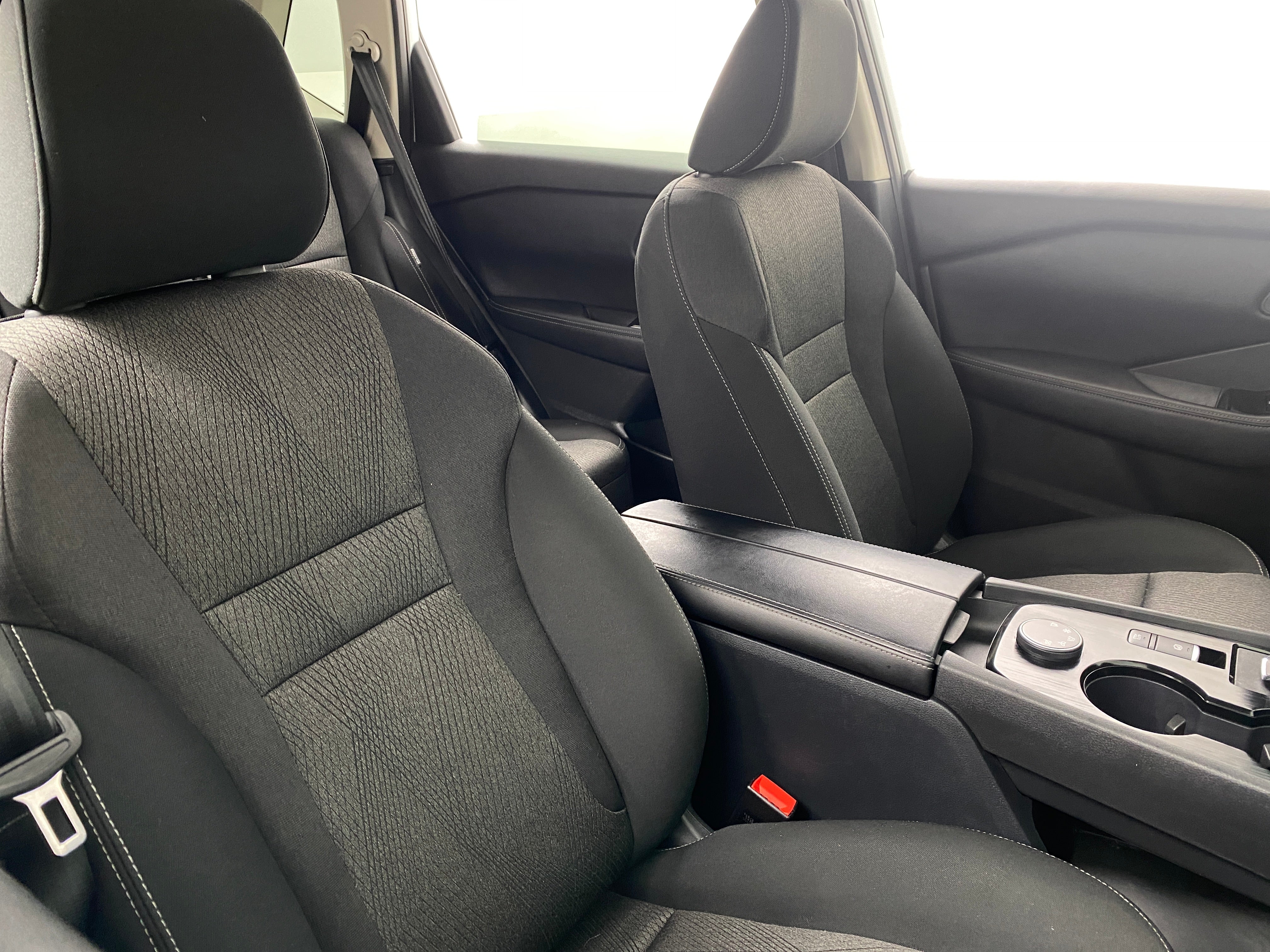 2024 Nissan Rogue SV 2