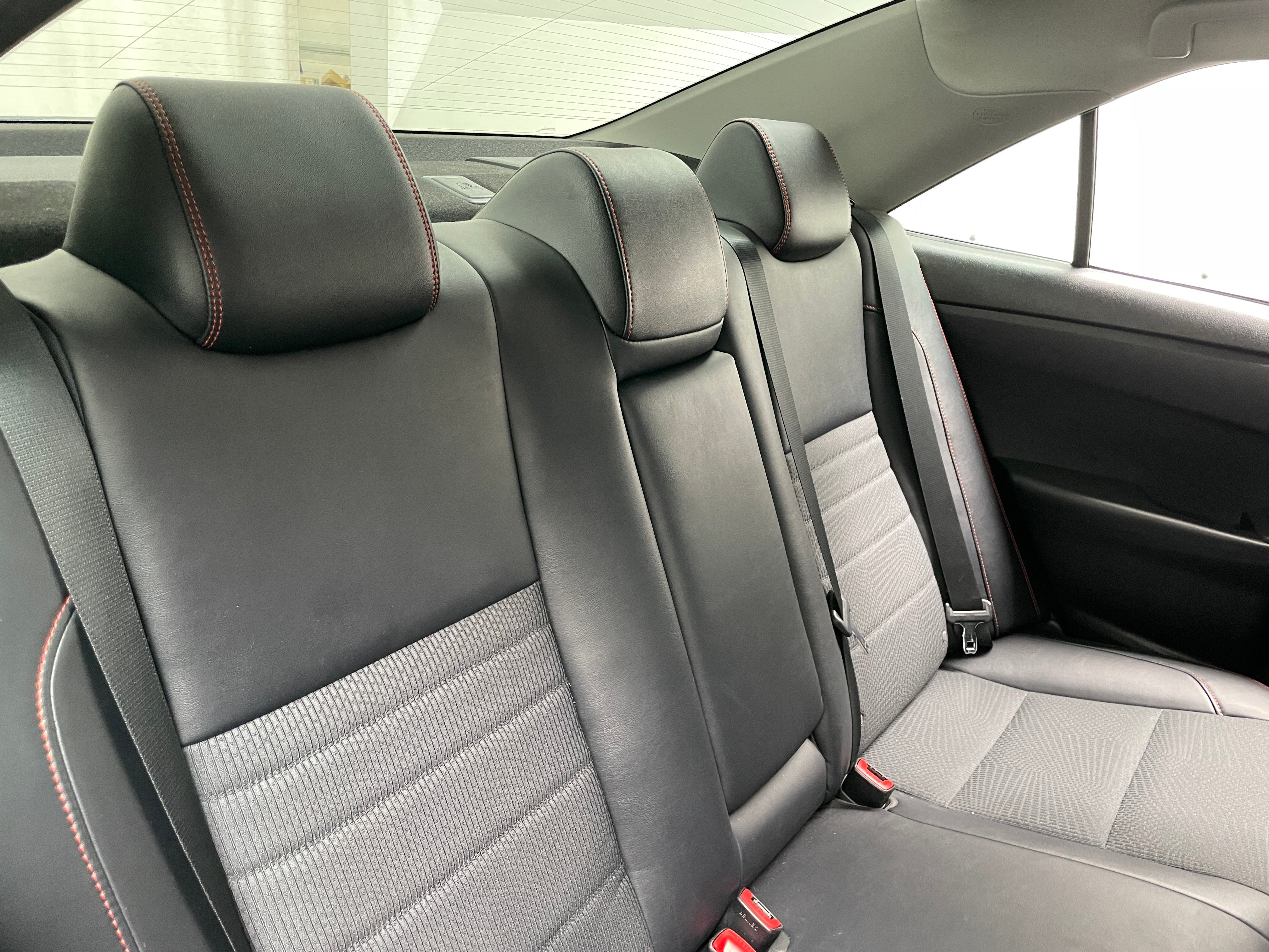 2017 Toyota Camry SE 6