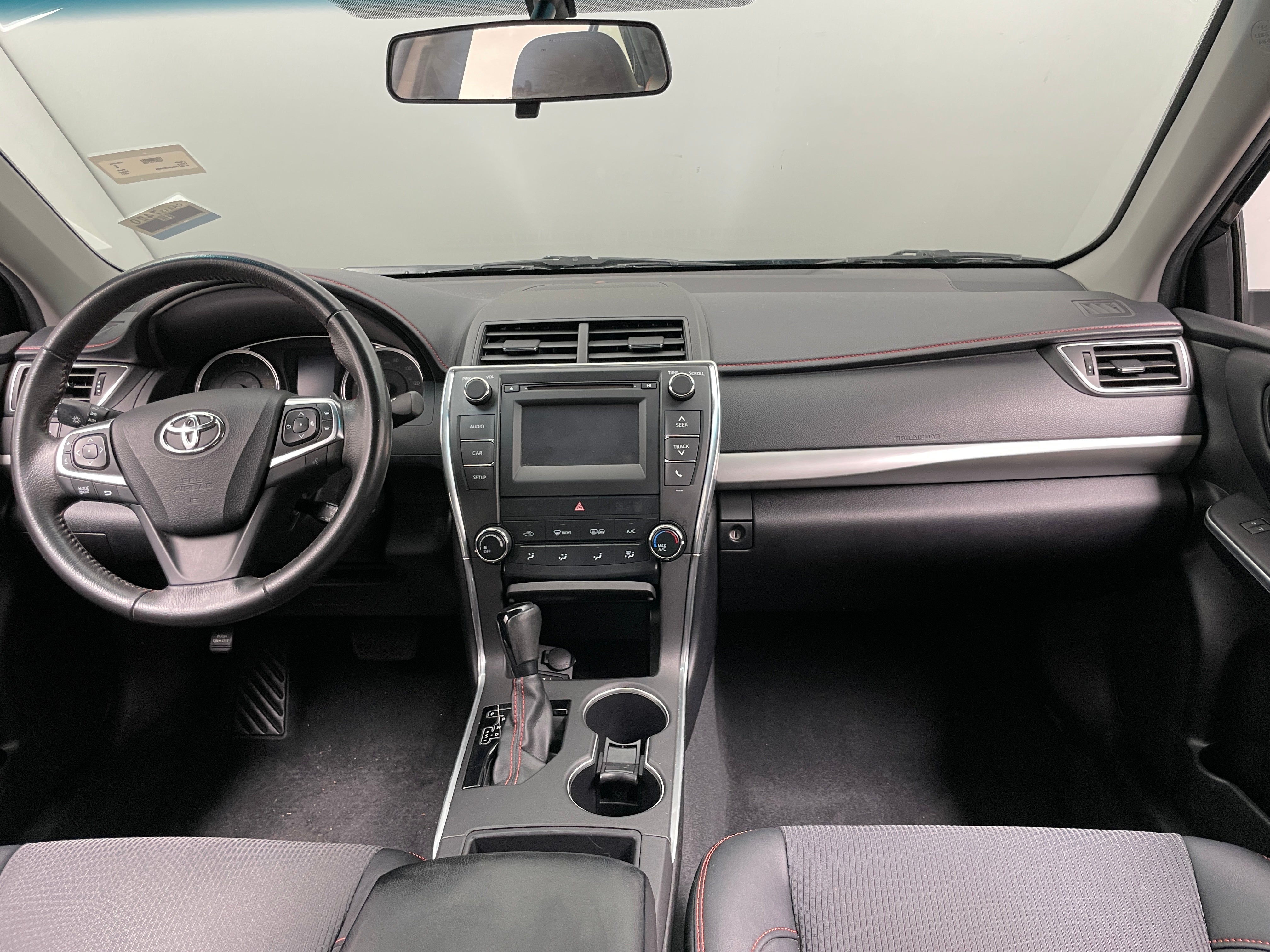 2017 Toyota Camry SE 3