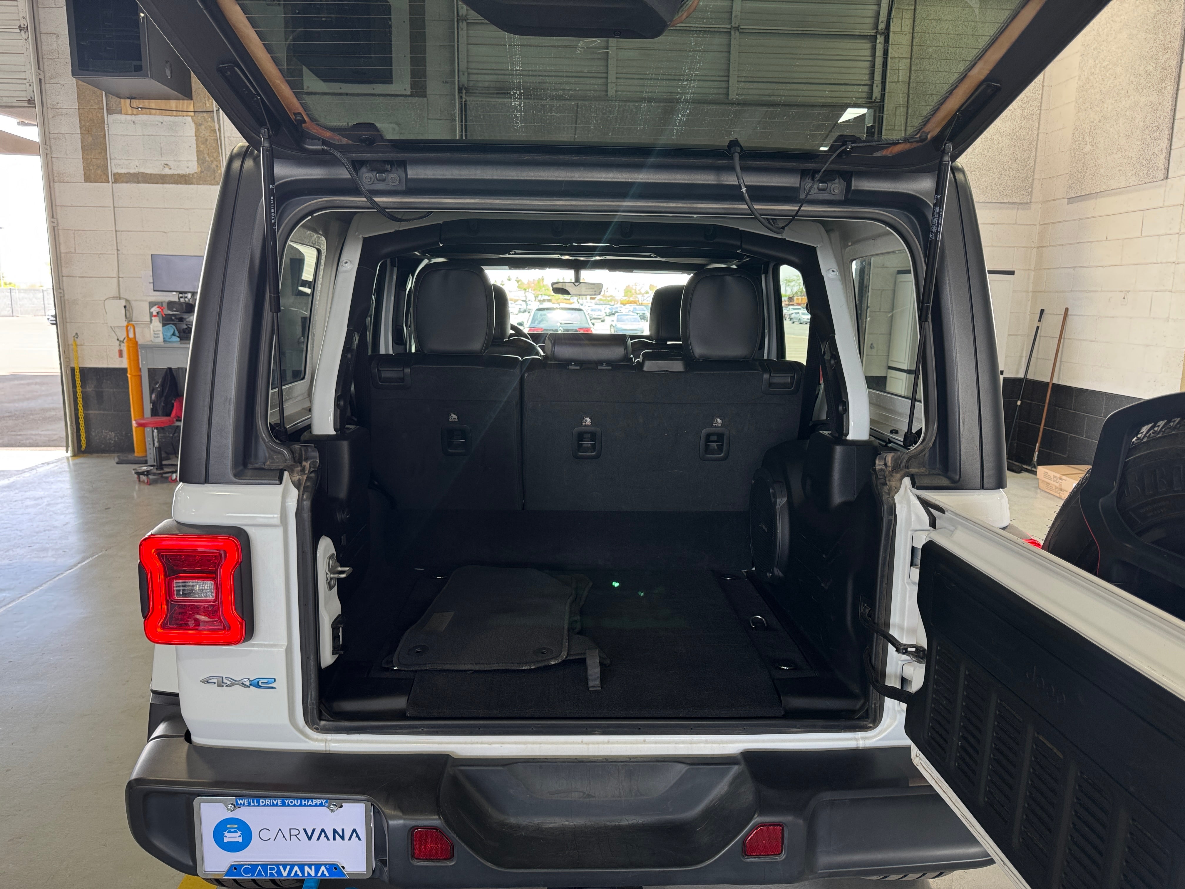 2023 Jeep Wrangler Sahara 4xe 6