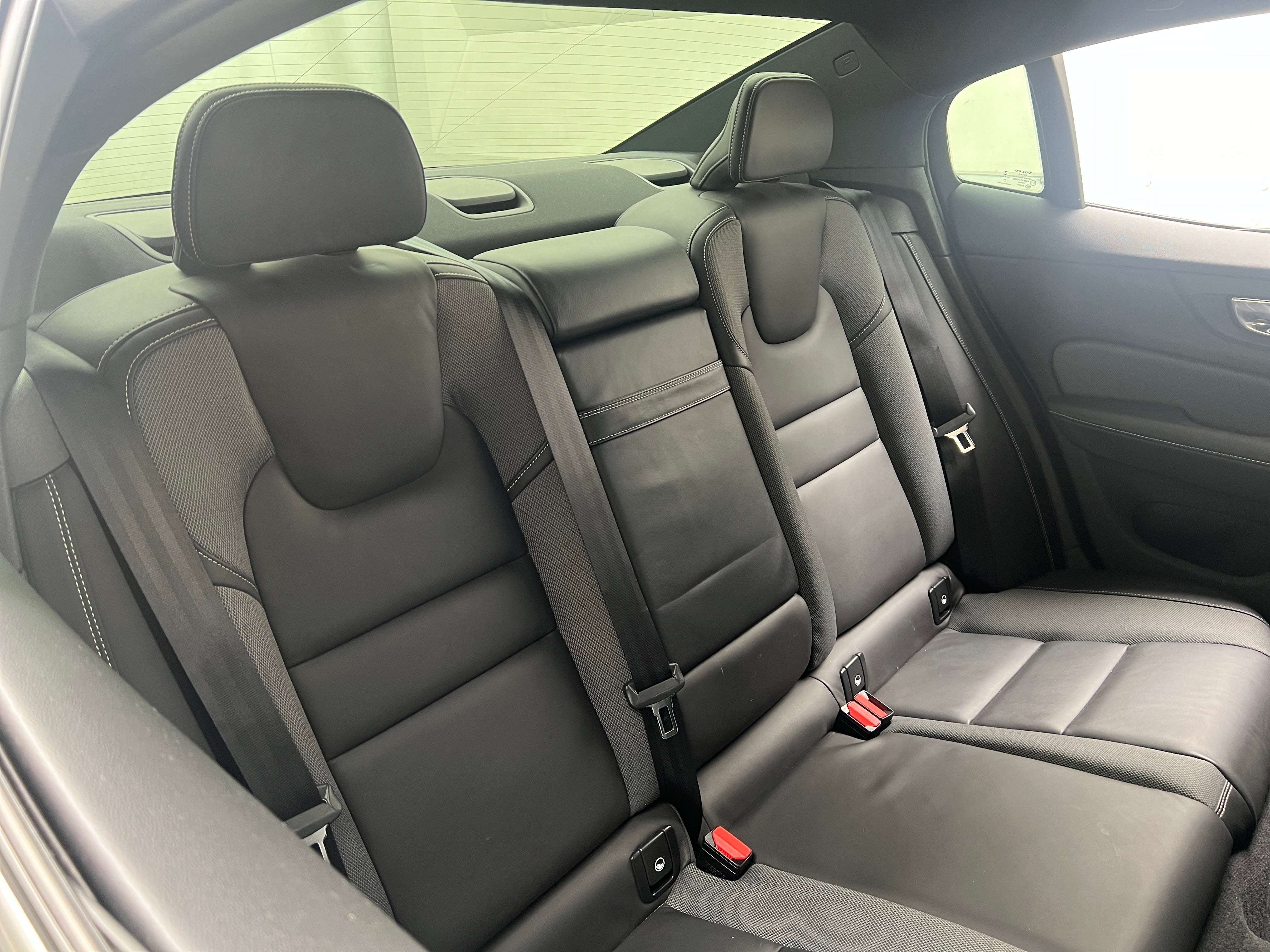 2019 Volvo S60 T6 R-Design 5