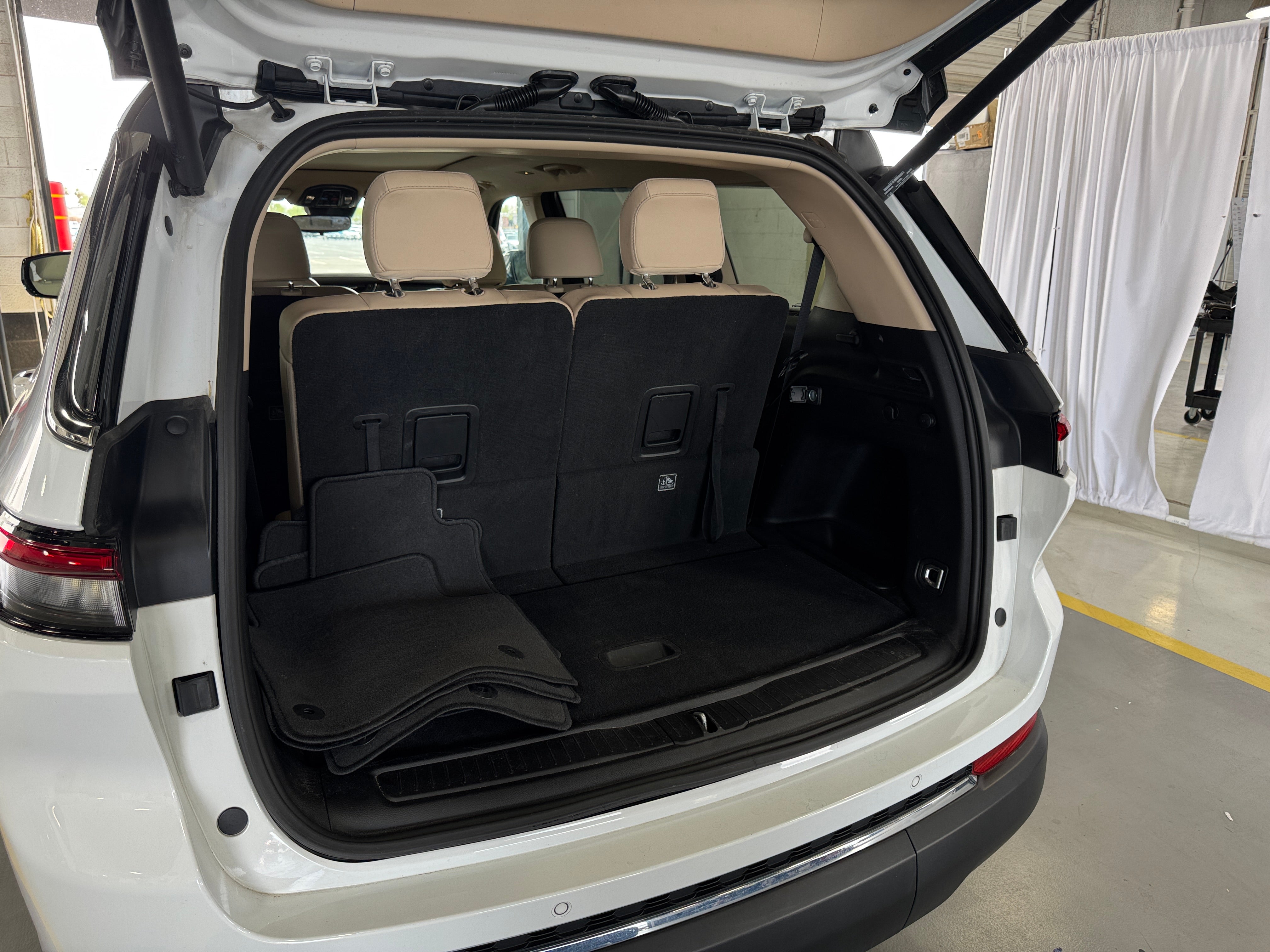 2022 Jeep Grand Cherokee L Limited Edition 6