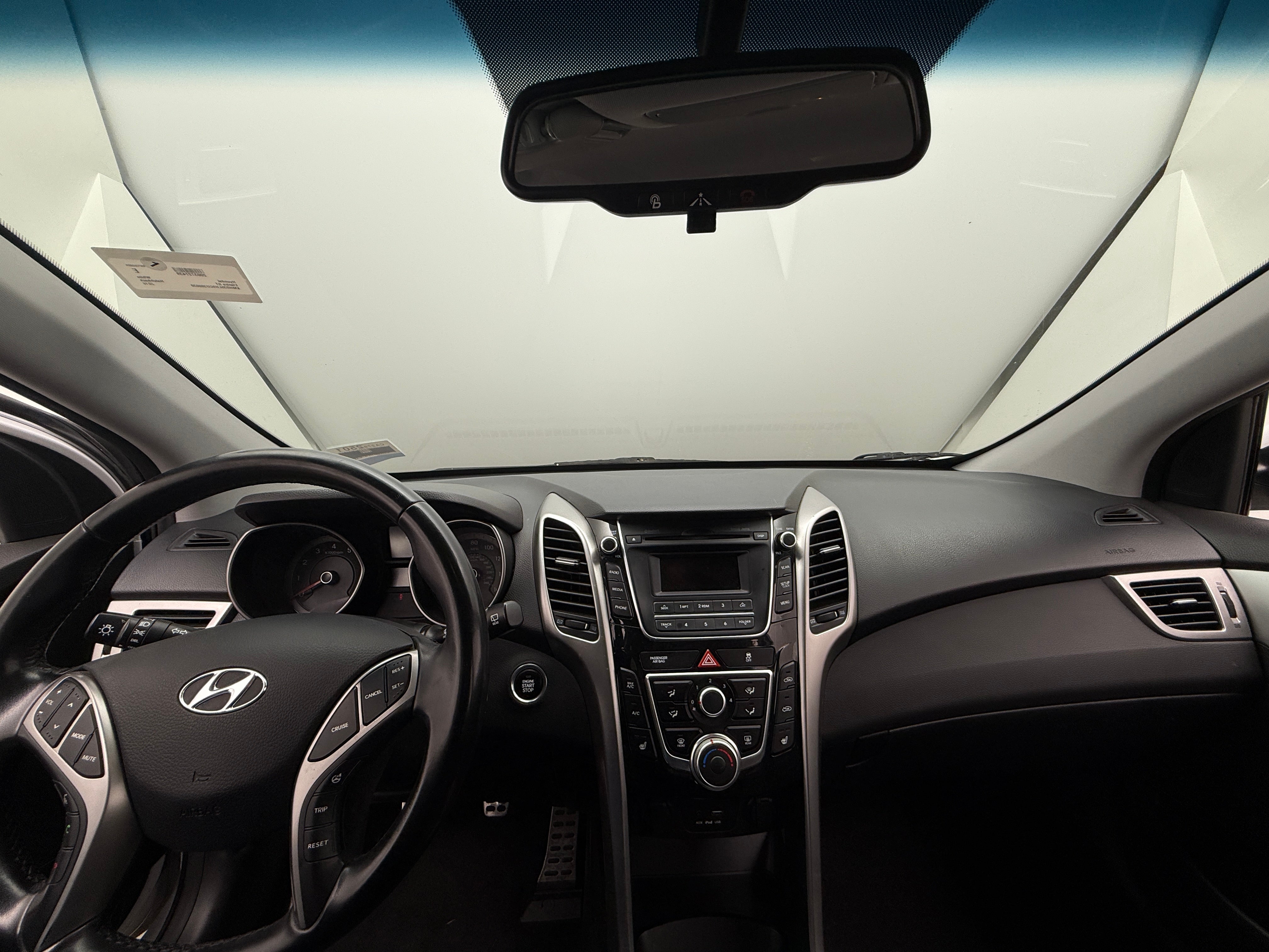 2016 Hyundai Elantra Base 3