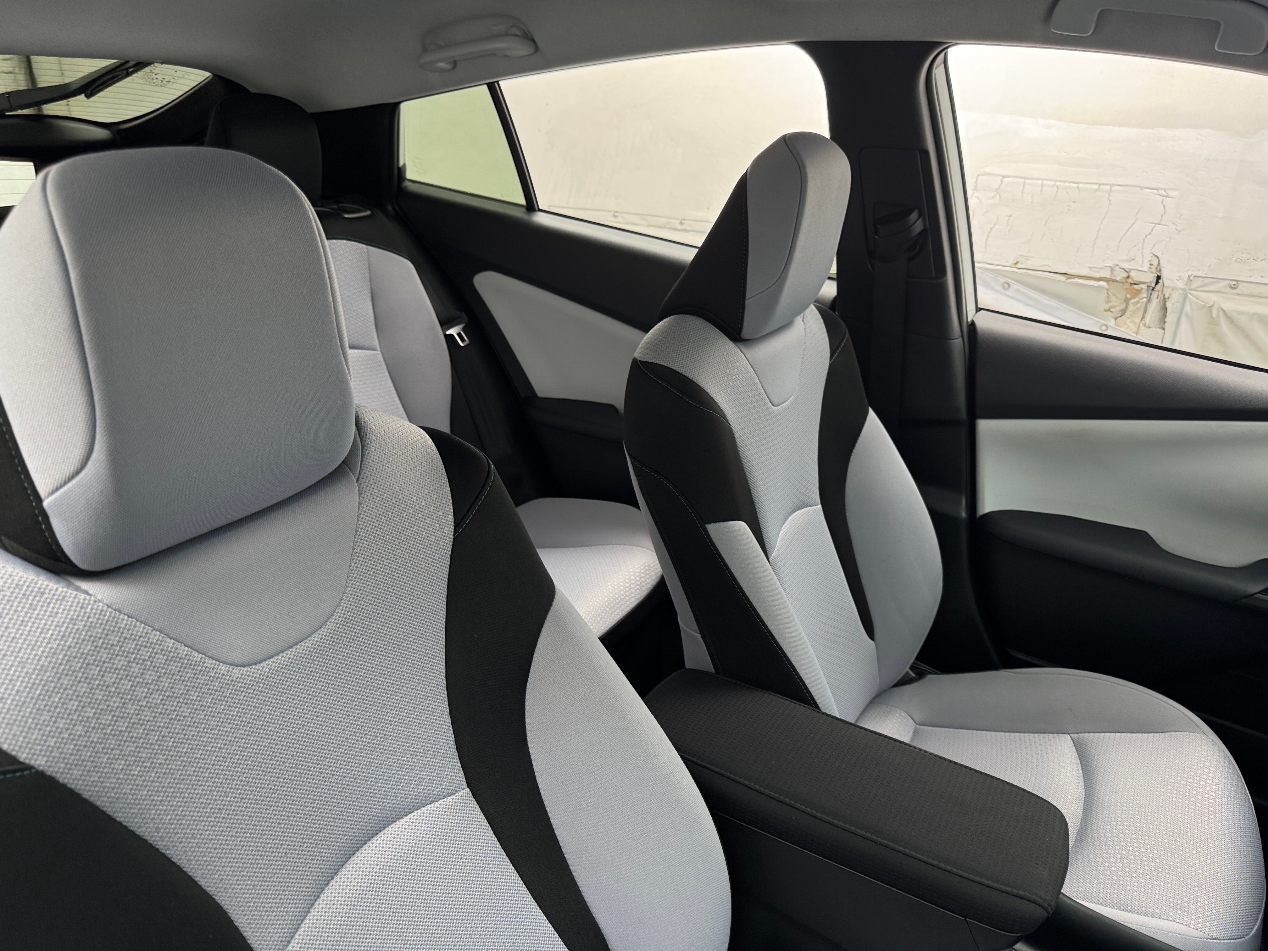 2019 Toyota Prius LE 2