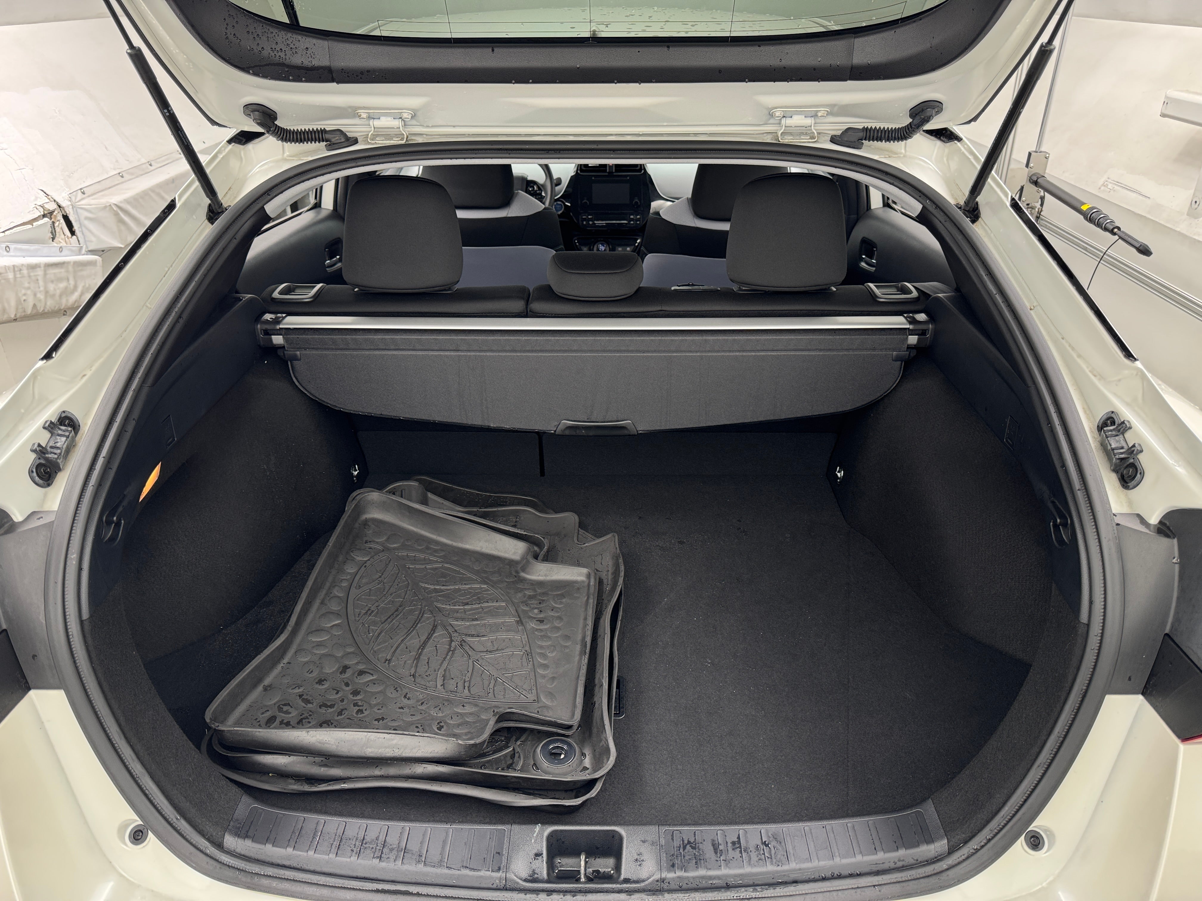 2019 Toyota Prius LE 7