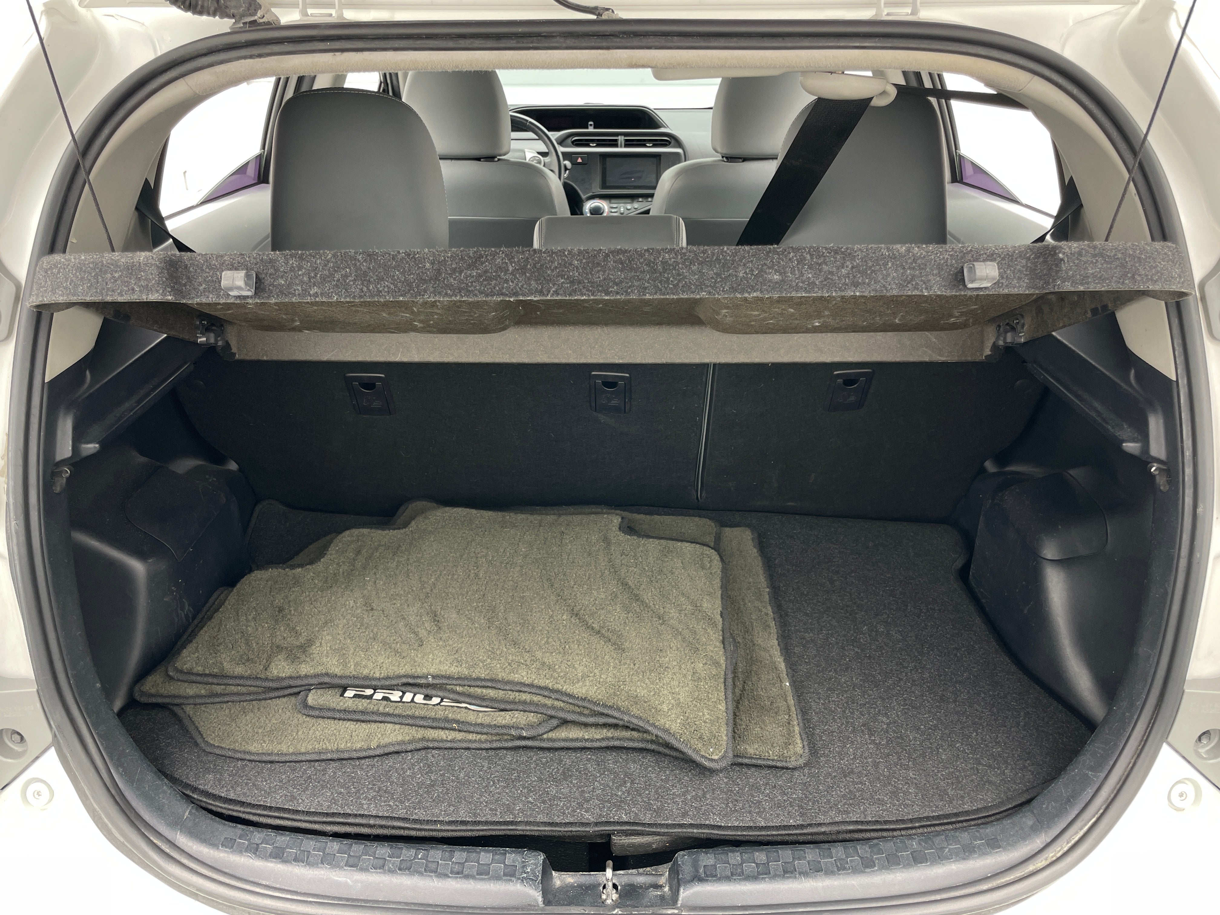2014 Toyota Prius c Four 6