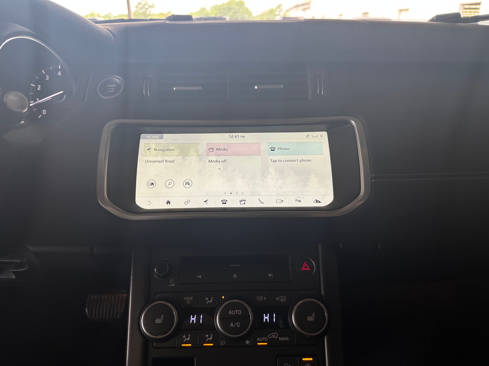 Thumbnail: 2018 Land Rover Range Rover Evoque - 3